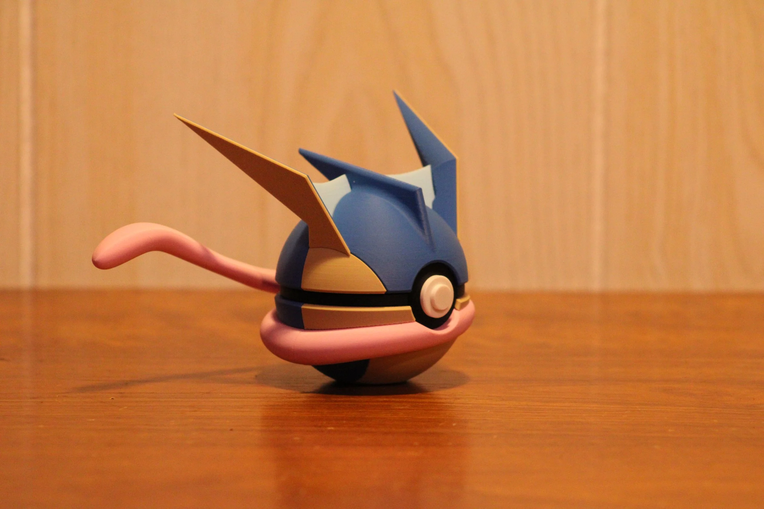 #0658 - Greninja inspired Pokéball Collectable