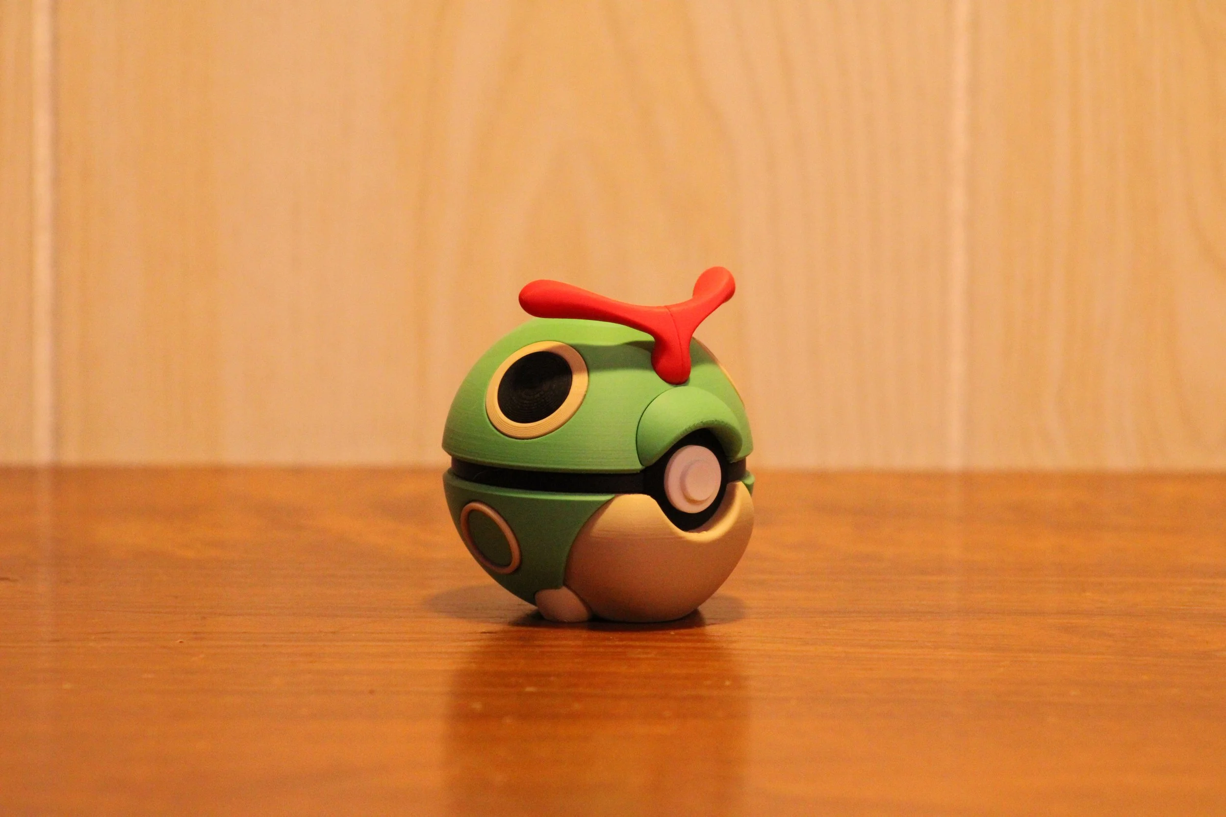 #0010 - Caterpie inspired Pokéball Collectable