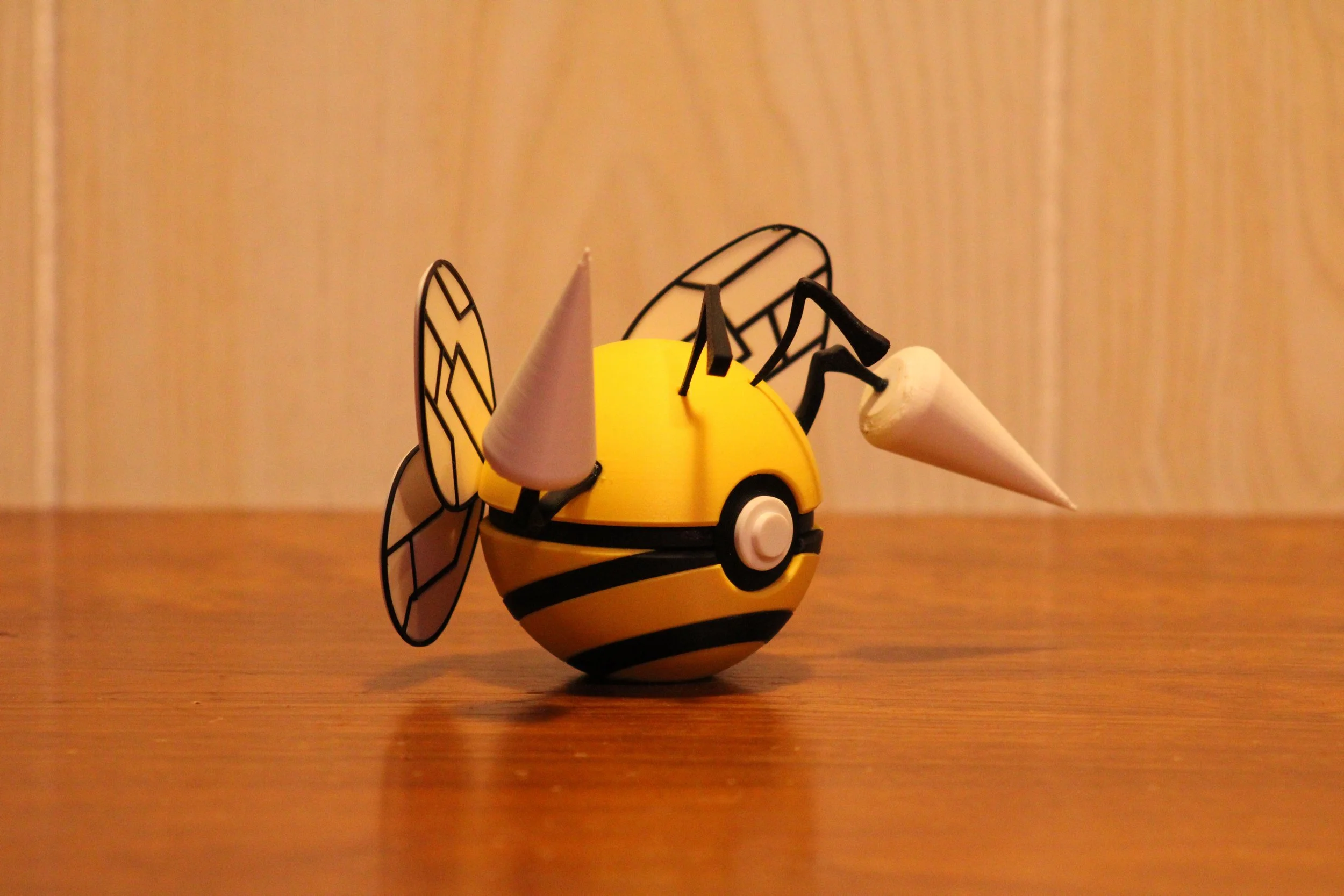 #0015 - Beedrill inspired Pokéball Collectable