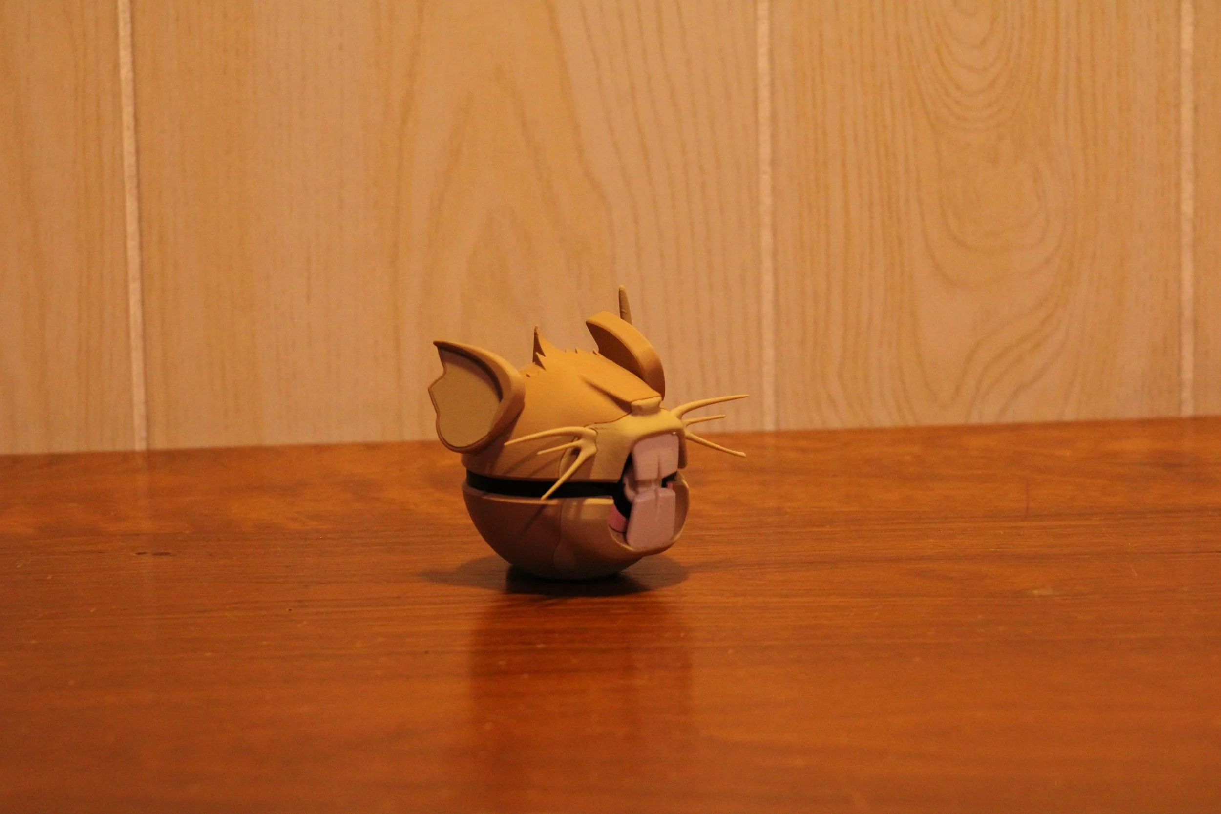 #0020 - Raticate inspired Pokéball Collectable