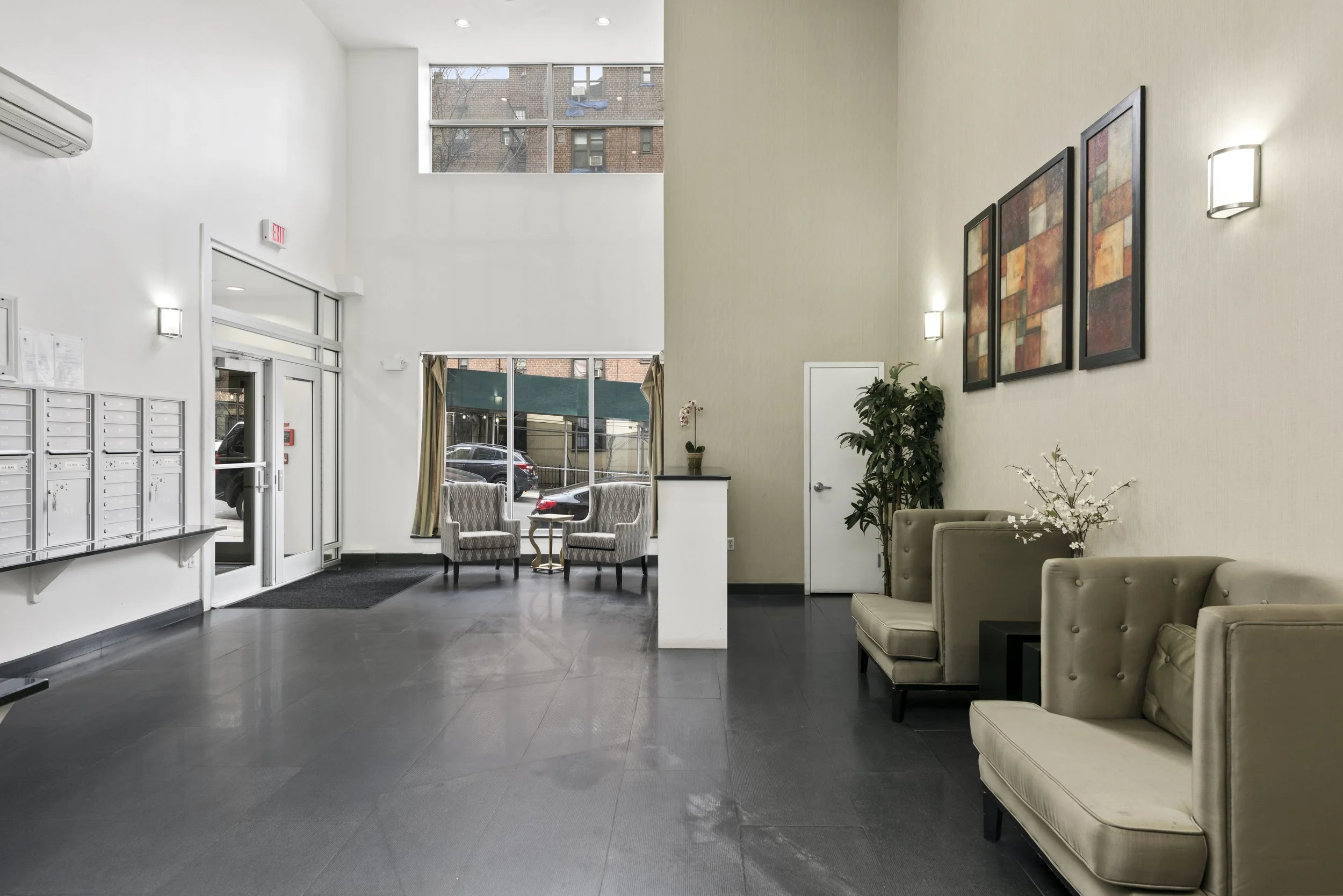 Hudson192700West192ndSt307-WashingtonHeightsNewYork_Lincoln_Wettenhall_DouglasElliman_Photography_61821479_high_res.jpg