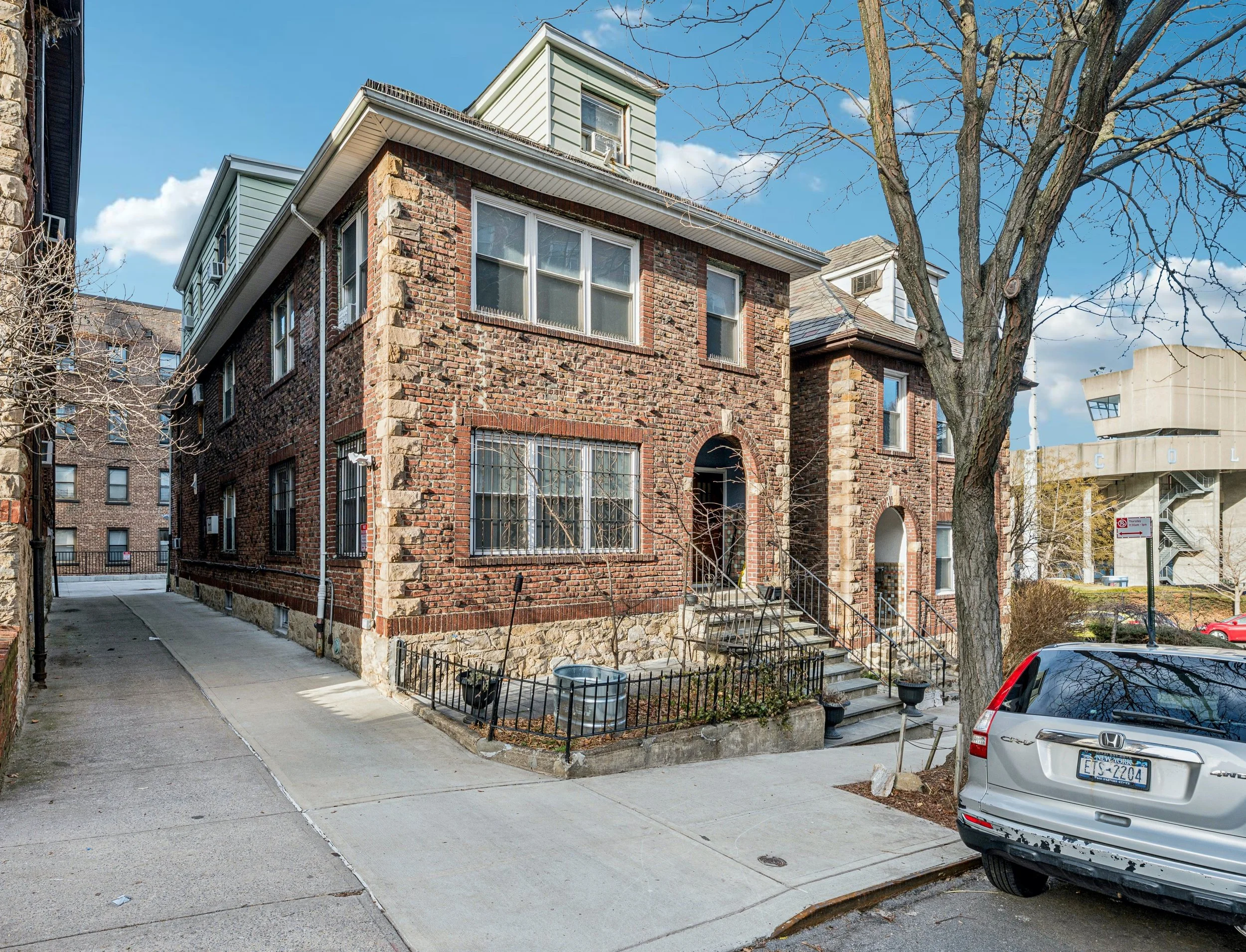 A Massive 4 Bedroom for Rent in Inwood