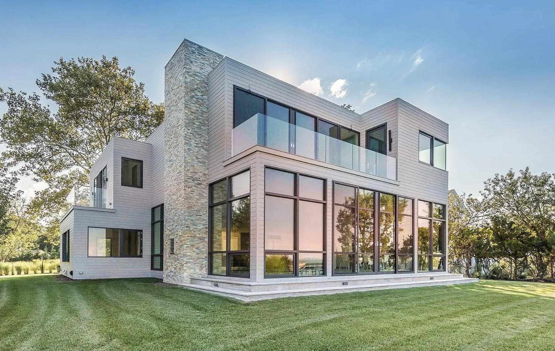 247 King's Point Road