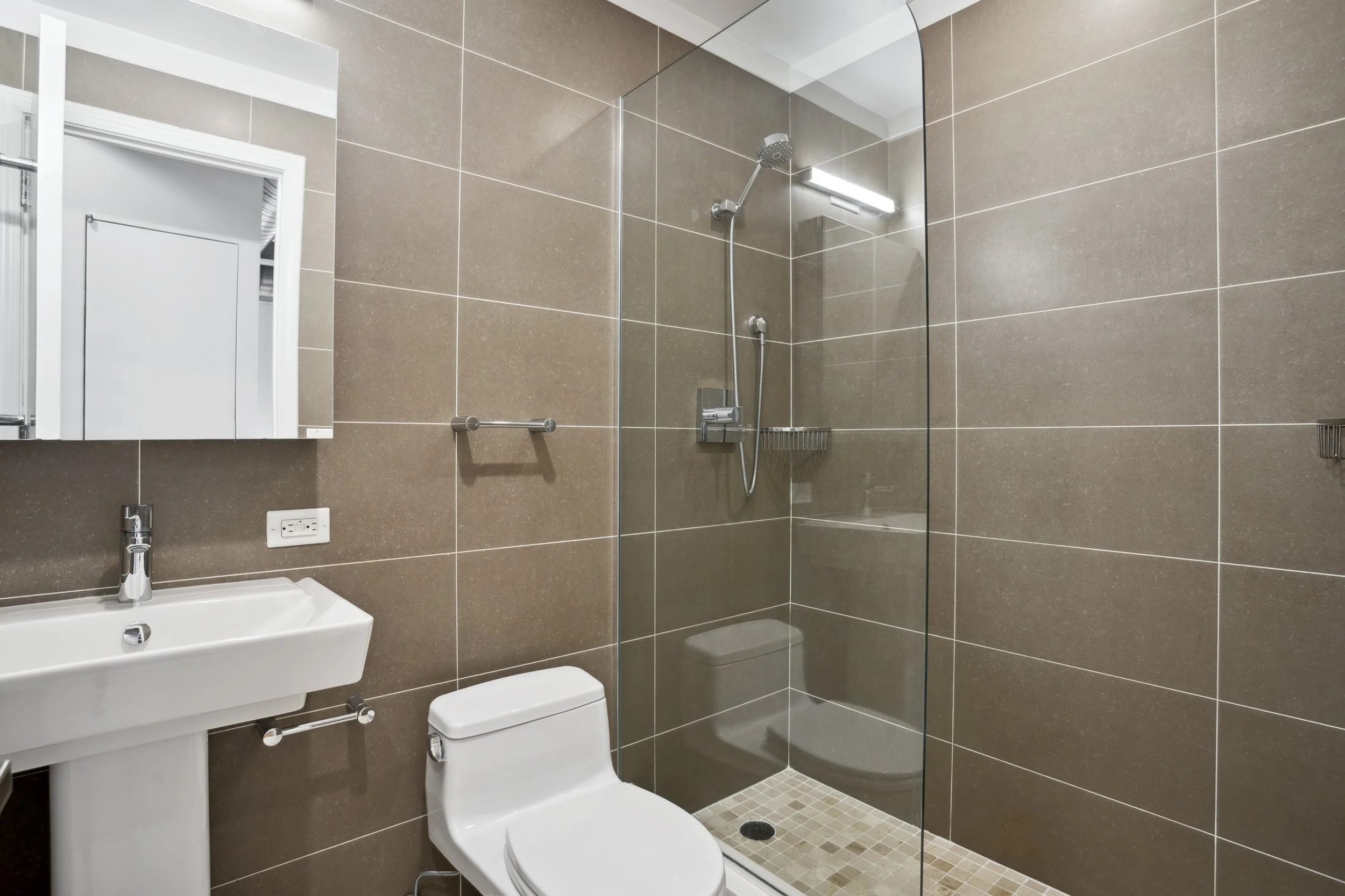 AltHouse233Th78W3RDST4A-GreenwichVillageNewYork_Lincoln_Wettenhall_DouglasElliman_Photography_124701083_high_res.jpg