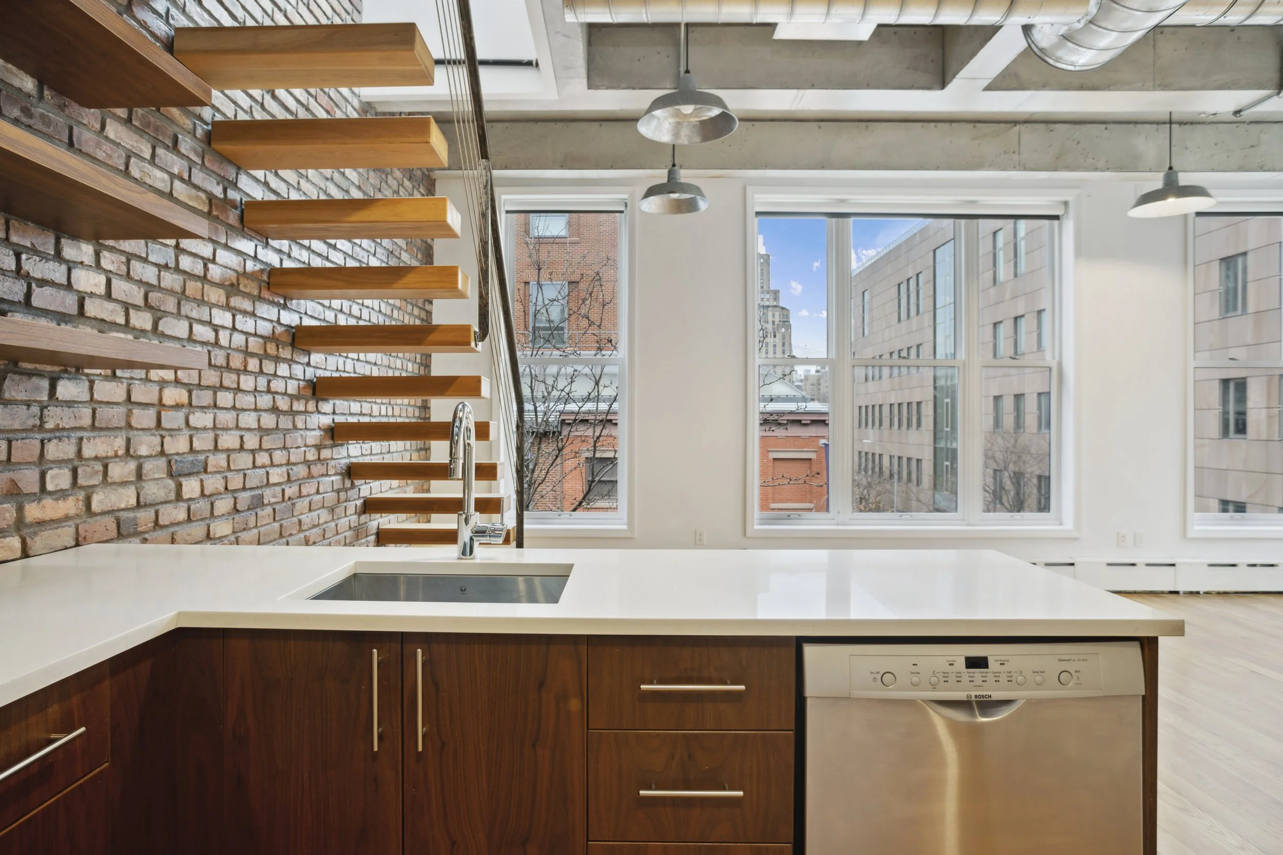 AltHouse233Th78W3RDST4A-GreenwichVillageNewYork_Lincoln_Wettenhall_DouglasElliman_Photography_124701107_high_res.jpg