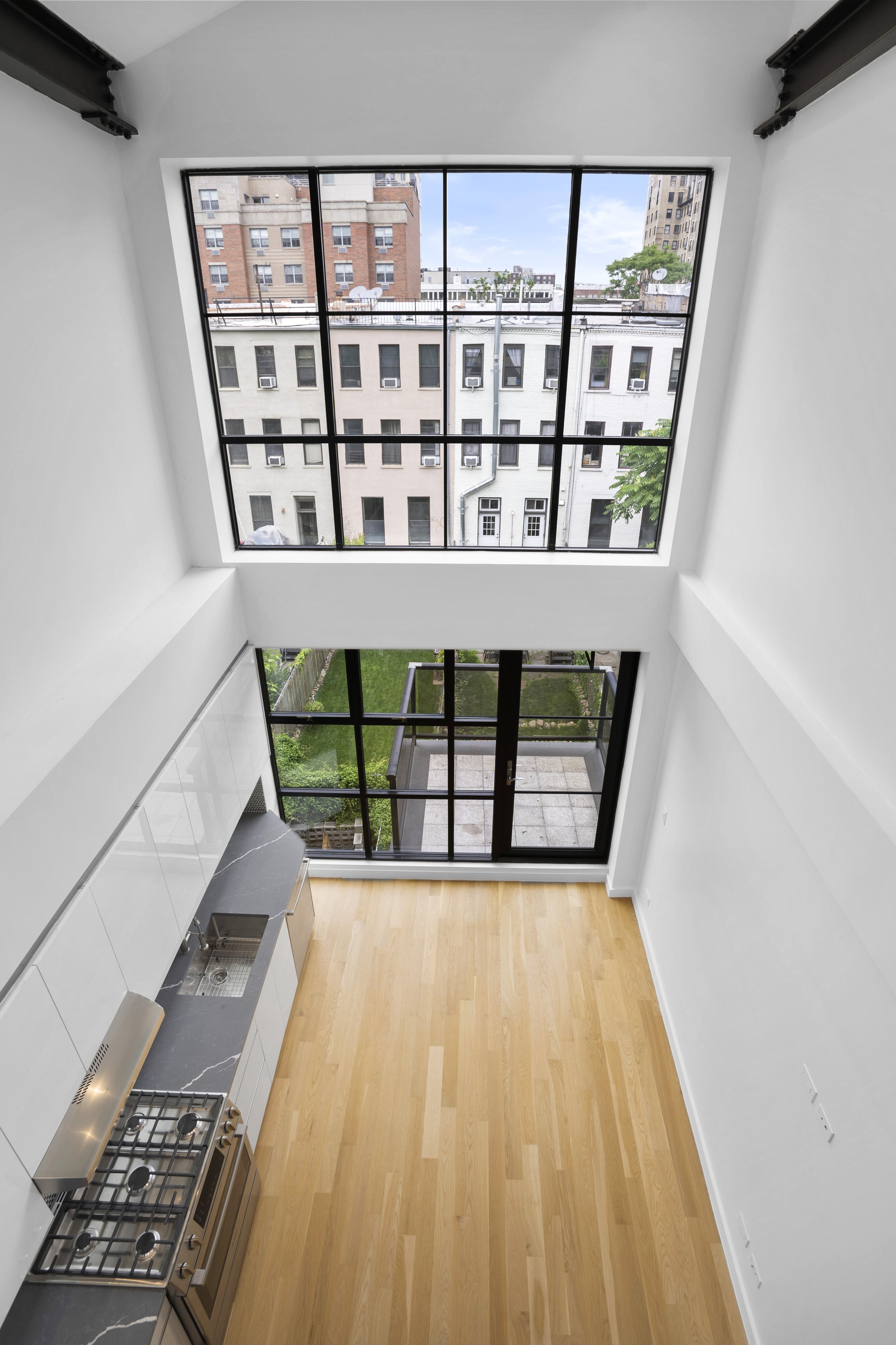 217WEST122NDSTREETTOWNHOUSE_Lincoln_Wettenhall_DouglasElliman_Photography_112647846_high_res.jpg