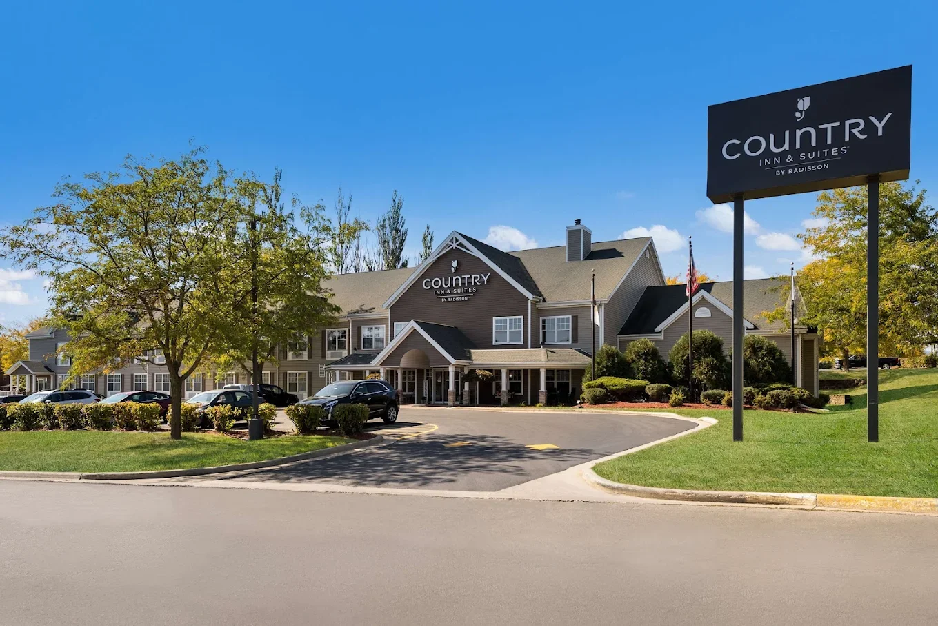 <span style="display:inline-block; line-height:1.05;"> Country Inn<br>and Suites <b>Freeport, IL</b> </span>