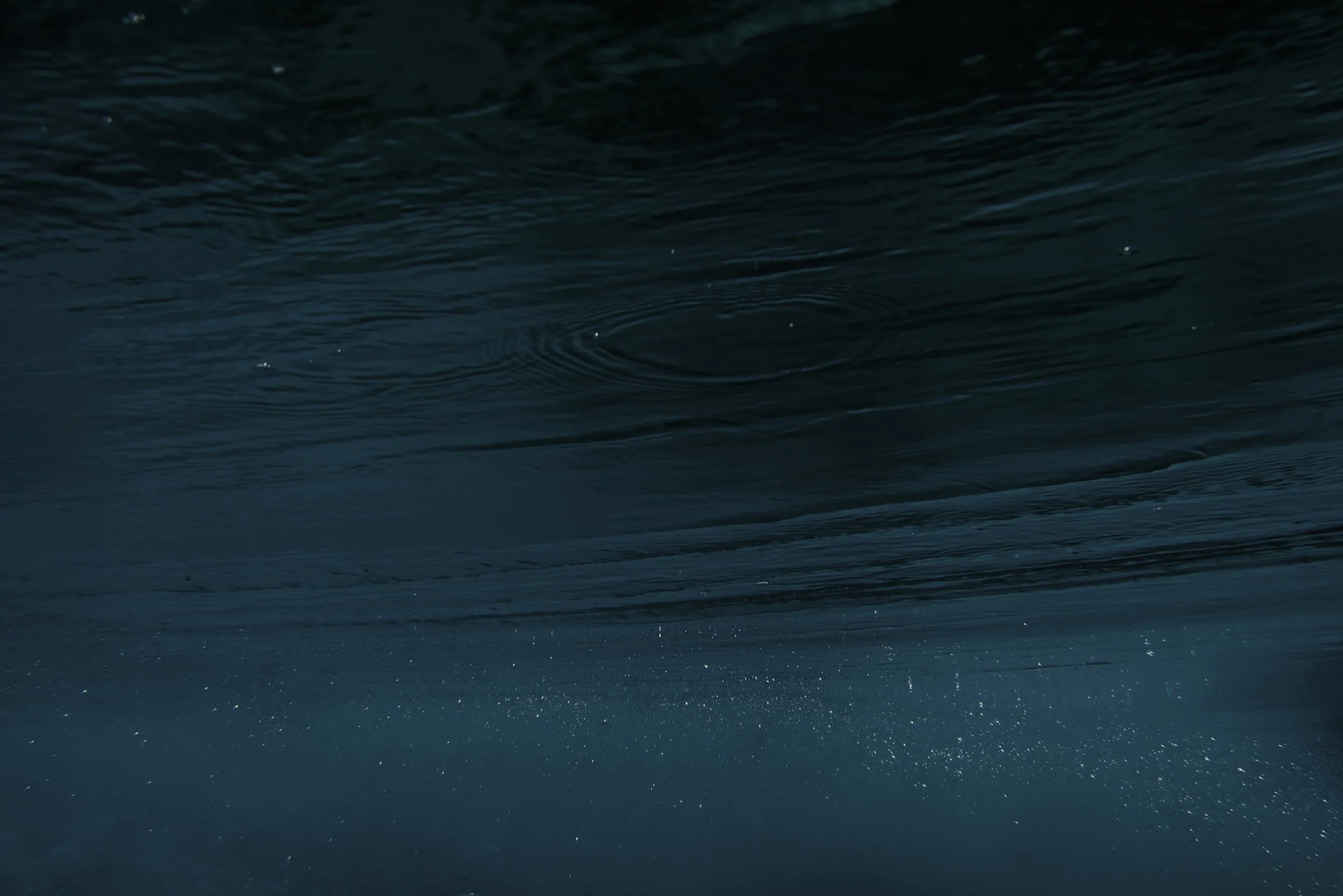 beautiful-ocean-wave-with-air-bubbles-2025-06-20-11-16-56-utc.jpg
