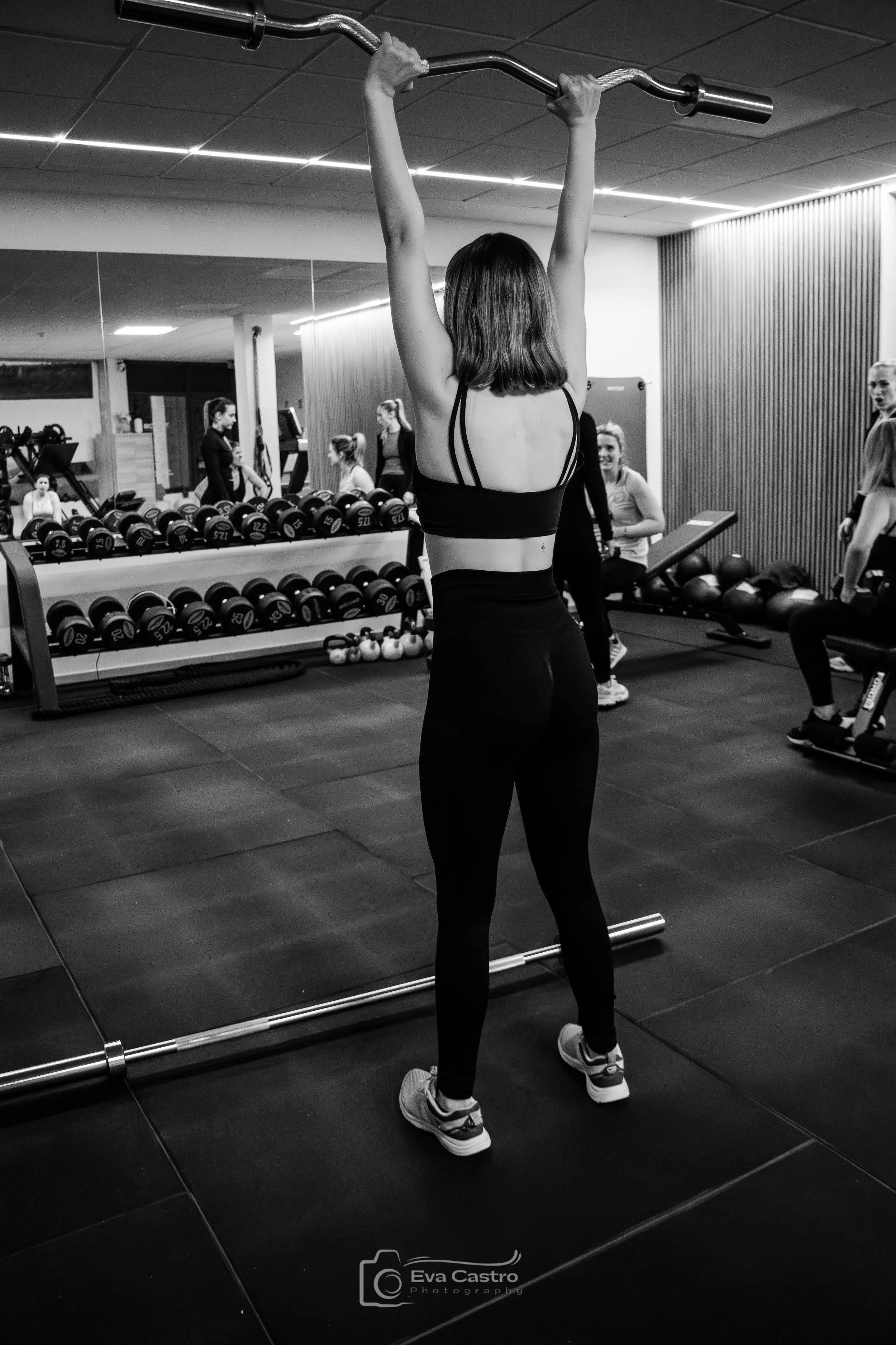 O Boost para Mulheres: Porque a Gravidez e a Menopausa Tornam o Treino de Força Essencial