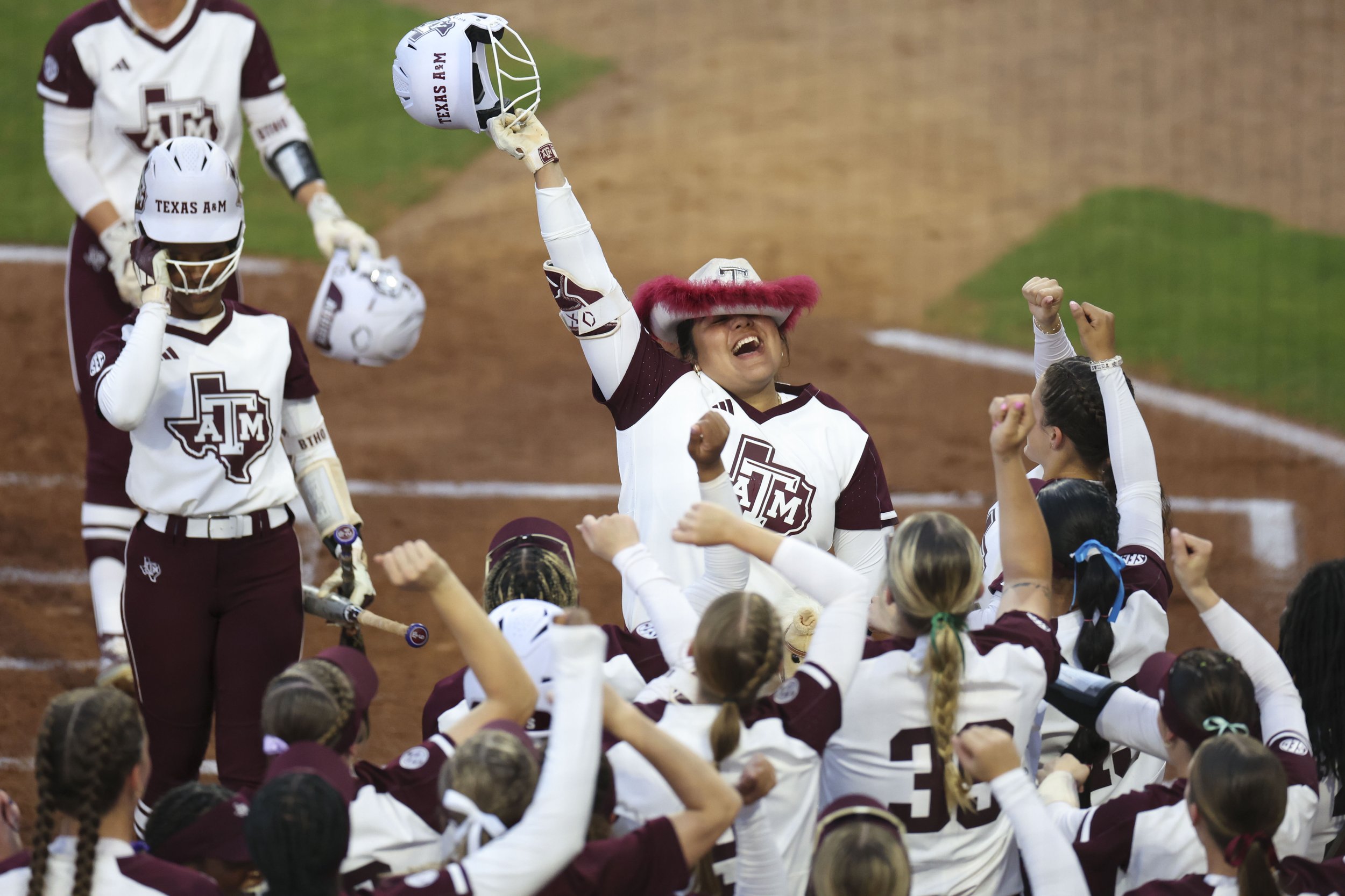 Mya Perez, Mexican hat celebration