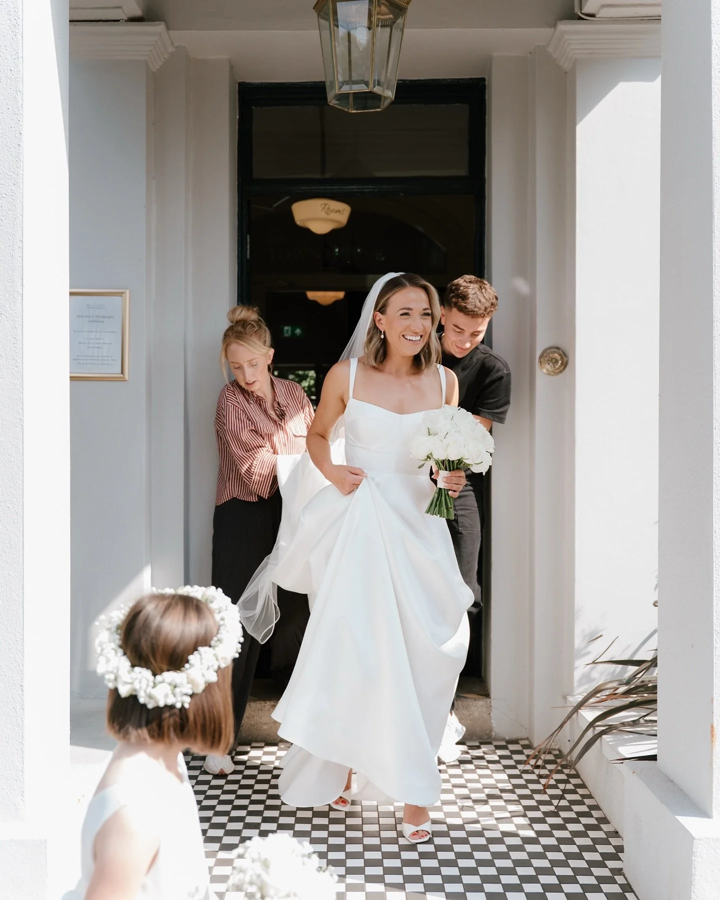 Not everyone chooses to have getting ready photos&hellip; but I honestly believe they&rsquo;re some of the most special moments of the whole day. ✨

The anticipation. The nerves. The laughter. The quiet little glances with your loved ones. It&rsquo;s