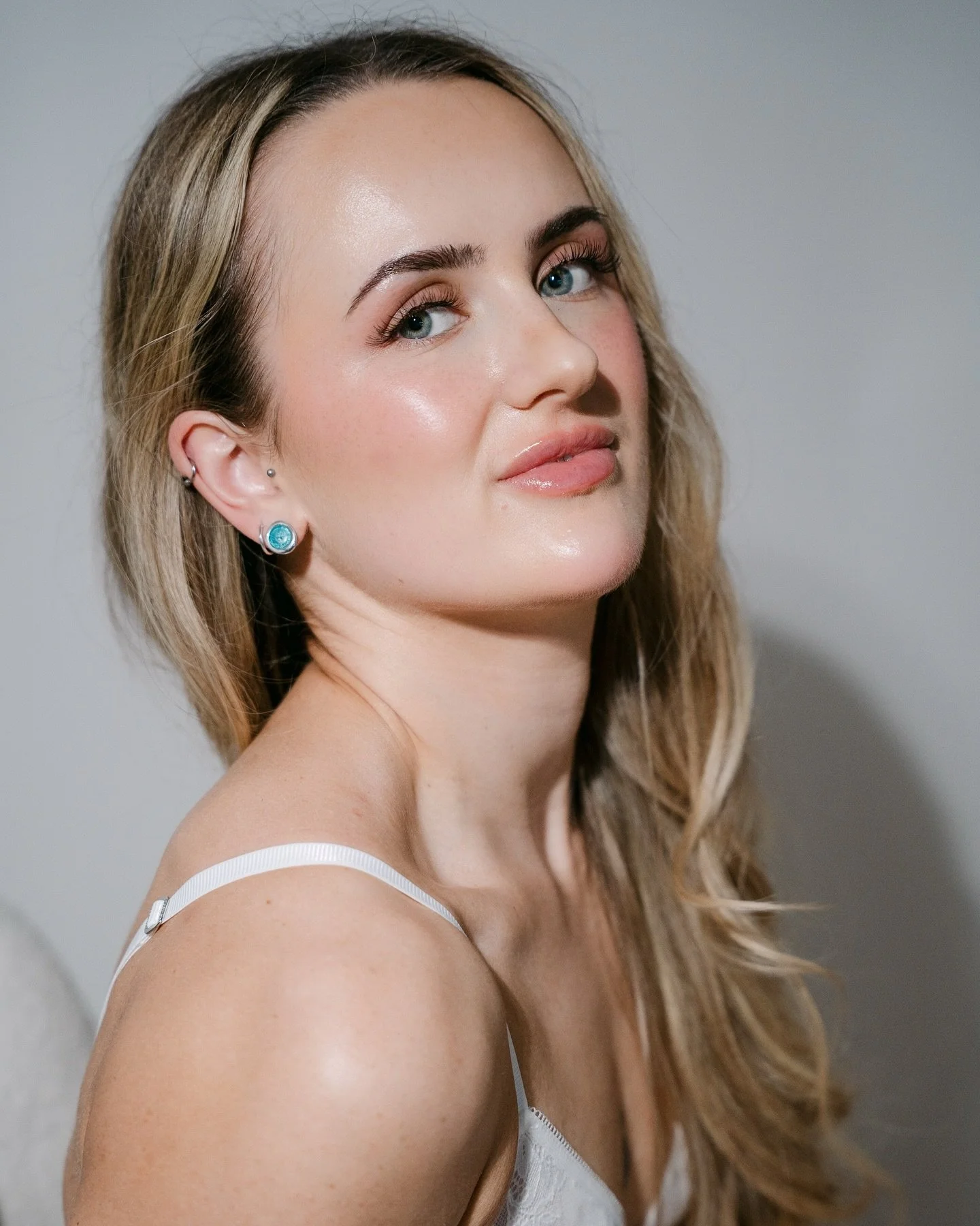 The beautiful Morgan! So much fun at this studio session working on both her brand and self empowerment session! just stunning inside and out! 🤍