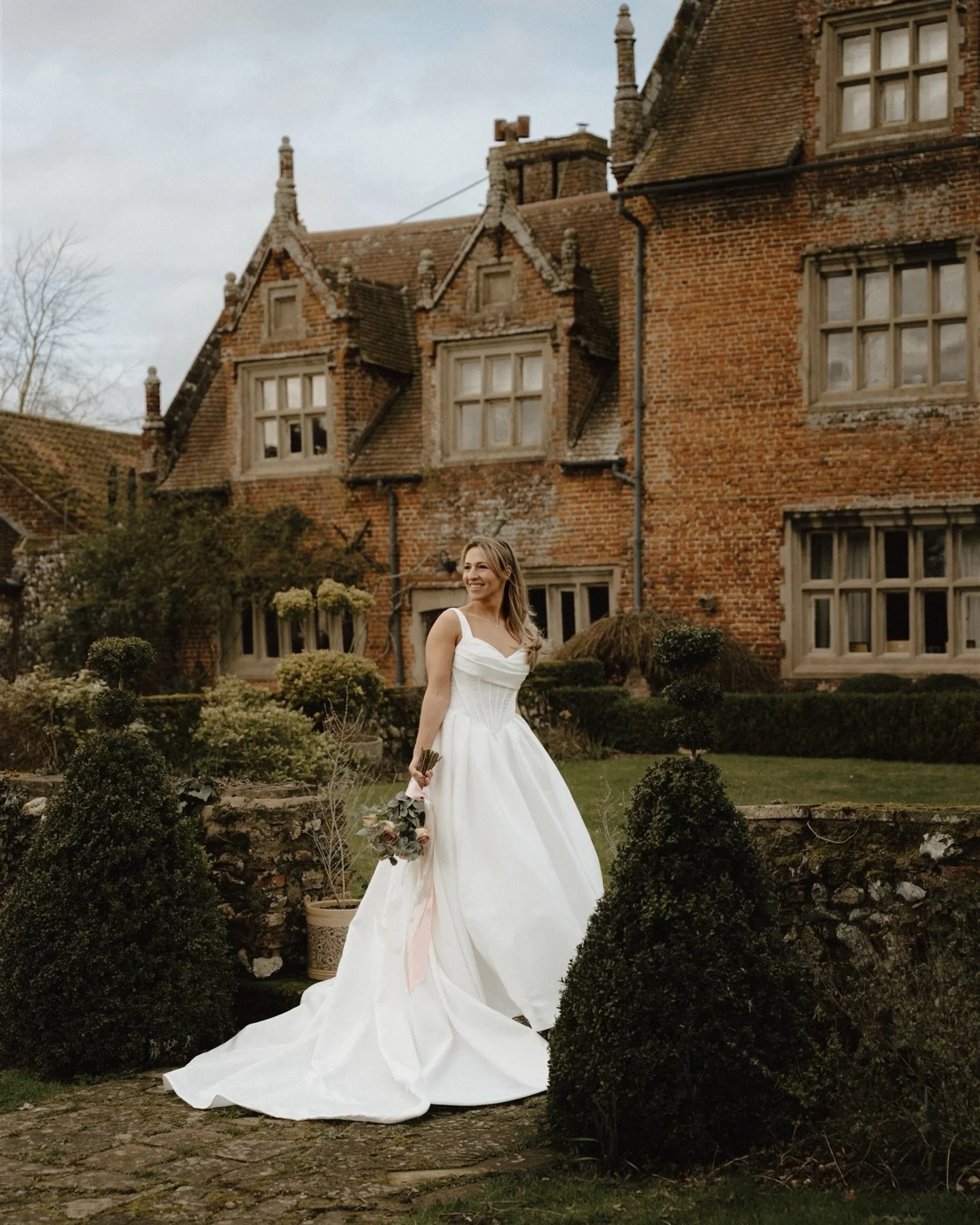 How lucky to call this work in this amazing industry 🤍✨

Very talented team of women who all empower each other! 

Photography // @laurenelise_photos
Venue // @hautboishall
Decor // @epic.events.norfolk
Hair Stylist // @michelleannbridalhair
Hair &a