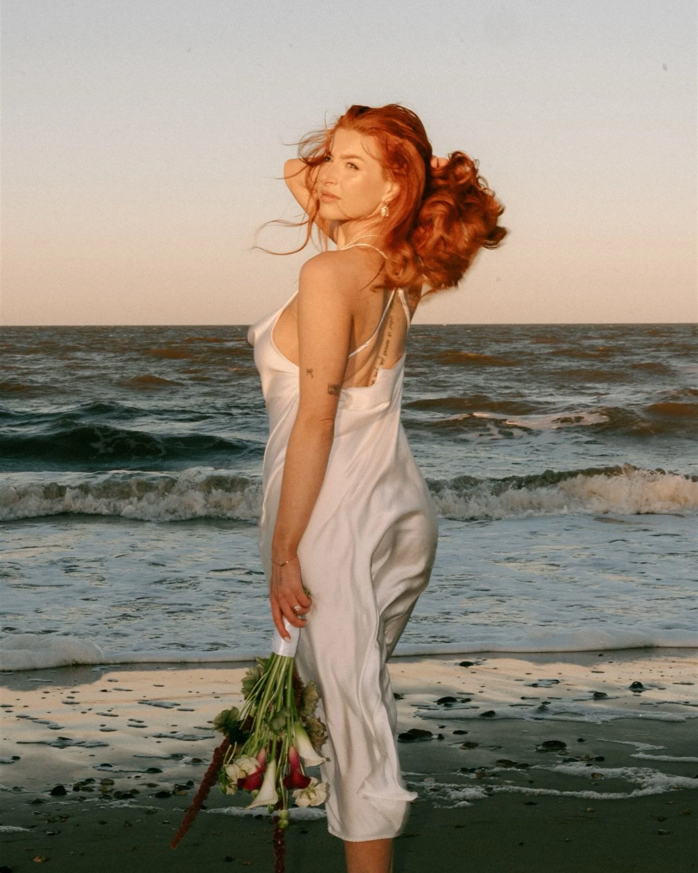 Gorgeous Norfolk Golden / Blue hour working with an incredibly talented team of women!

I think by now you can tell the beach at sunset is my favorite 

Make up // @emmab_beauty
Hair // @blush.and.bows 
Model // @darcinewsham 
Earrings // @nixandnoa 