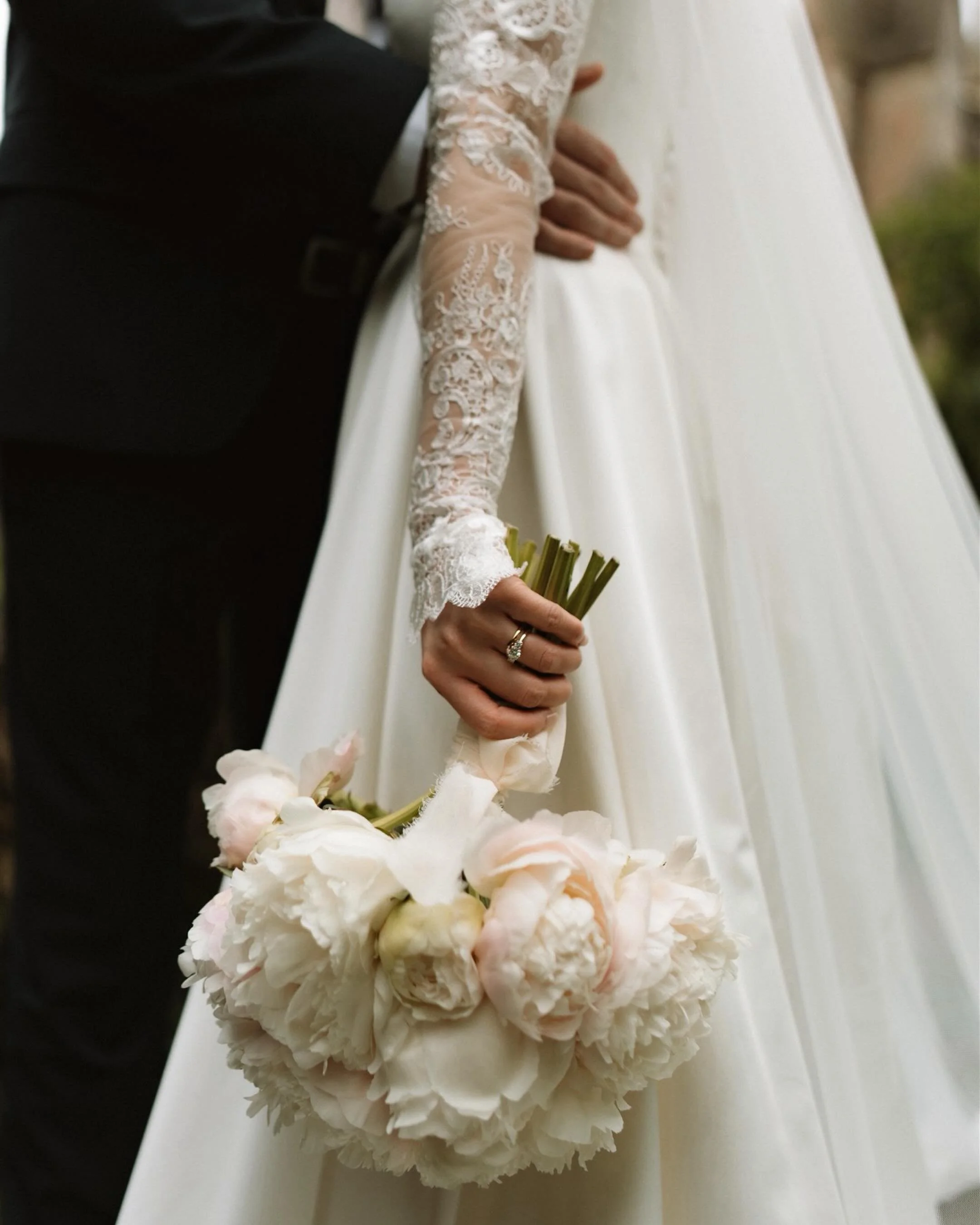 Your wedding photos should feel like you ✨

Romantic, emotional, a little bit editorial&hellip; but never awkward.

So many of my couples tell me they feel nervous about being in front of the camera, and honestly? That&rsquo;s completely normal. Most