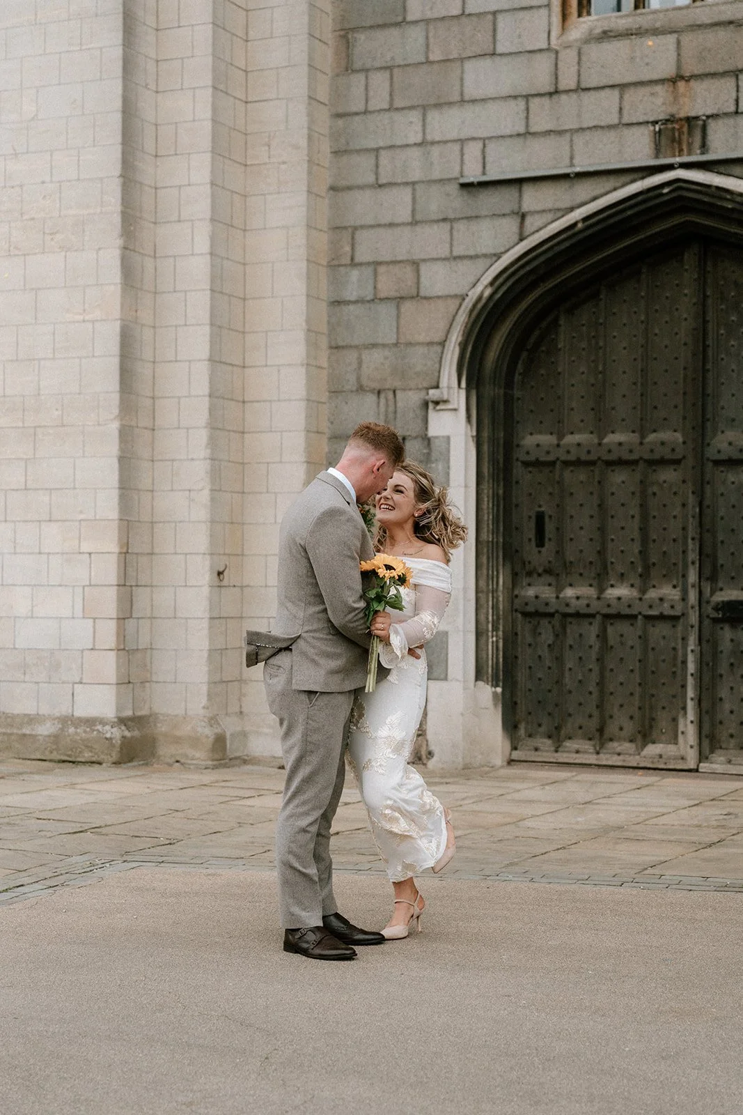 wedding couple outsider norwich castle registery wedding