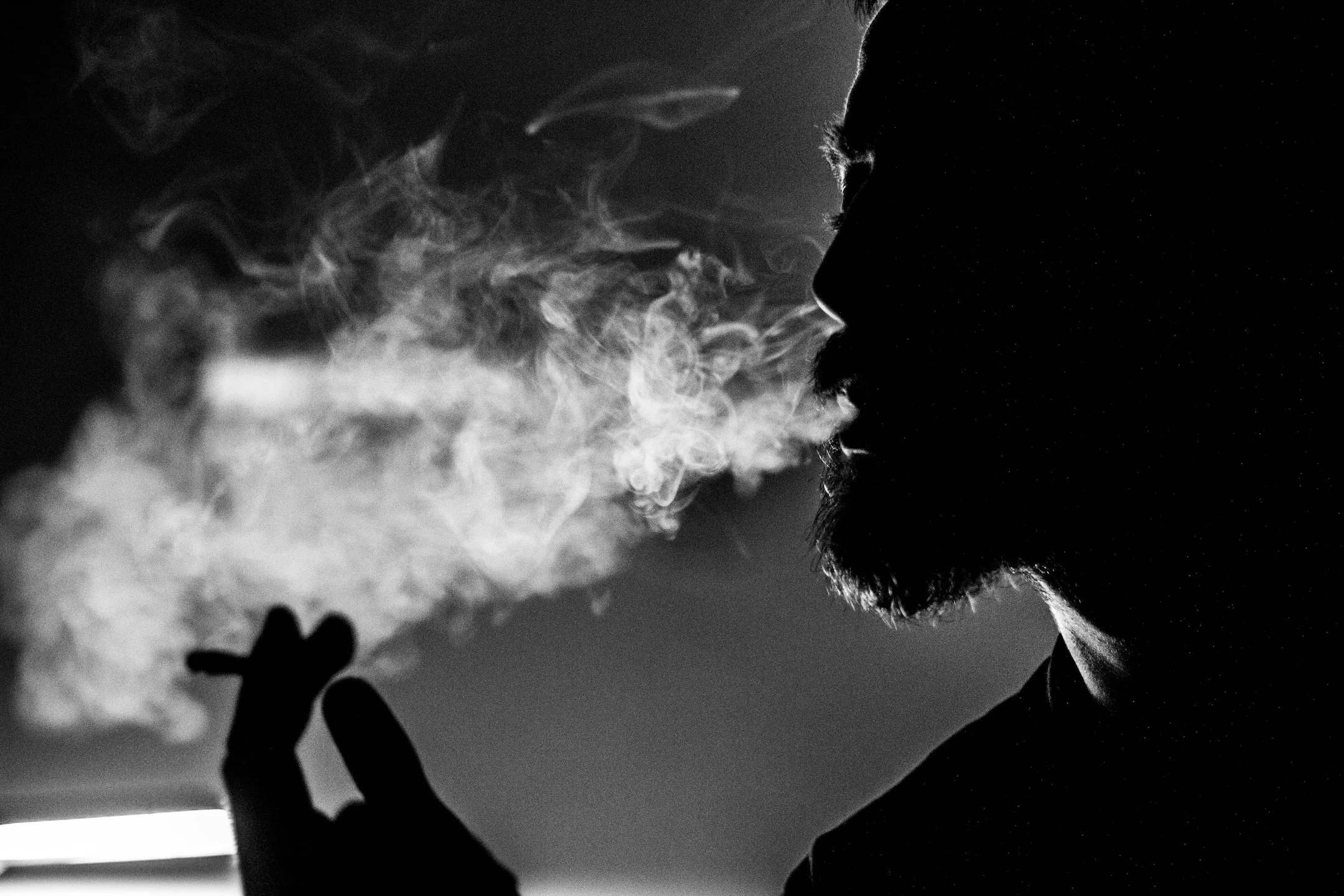 The Cultural Significance of Smoking in the Middle East: Tradition, Social Bonds, and Modern Perspectives