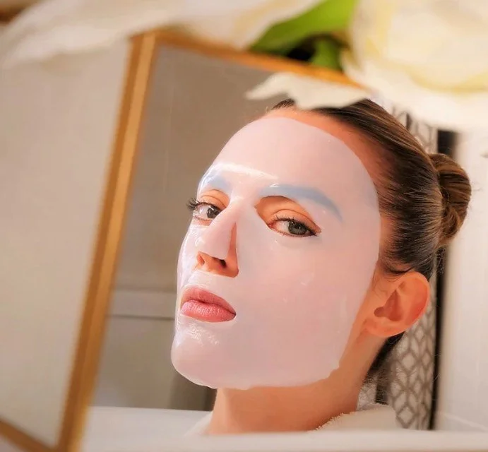 Velez SkinTech– Advanced HOCL spray and professional-grade masks for skin health and recovery.