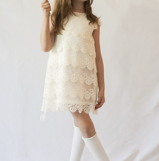 Ivory Lace Dress – Size 7