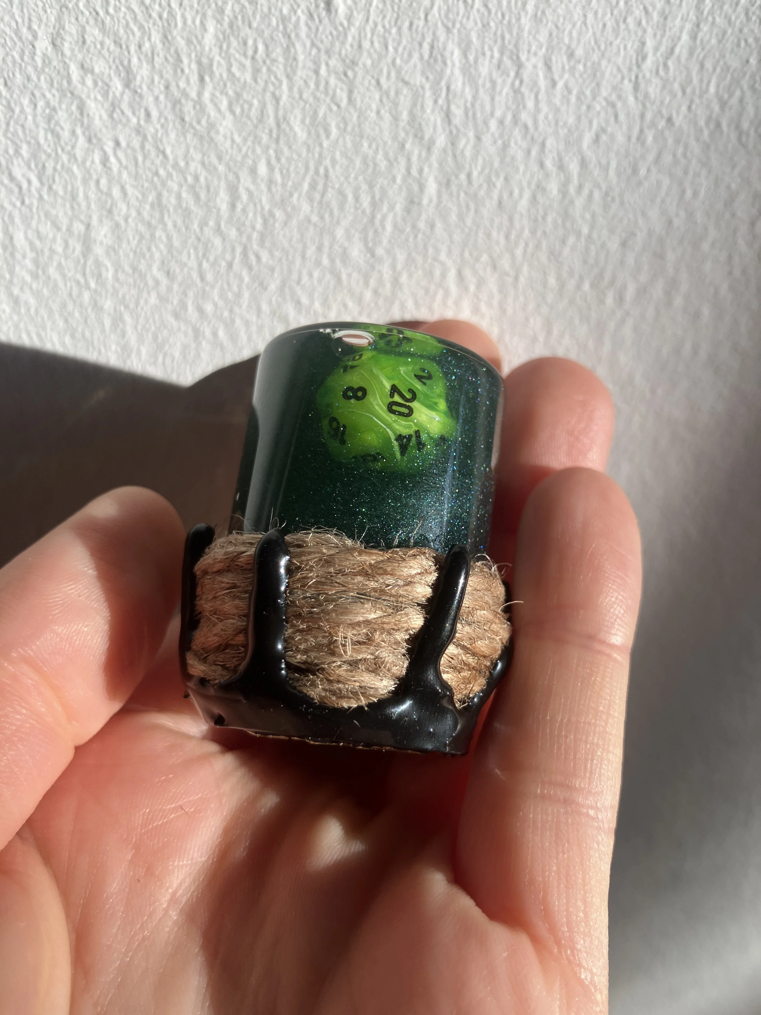 mini floating d20 ◆ dice potion