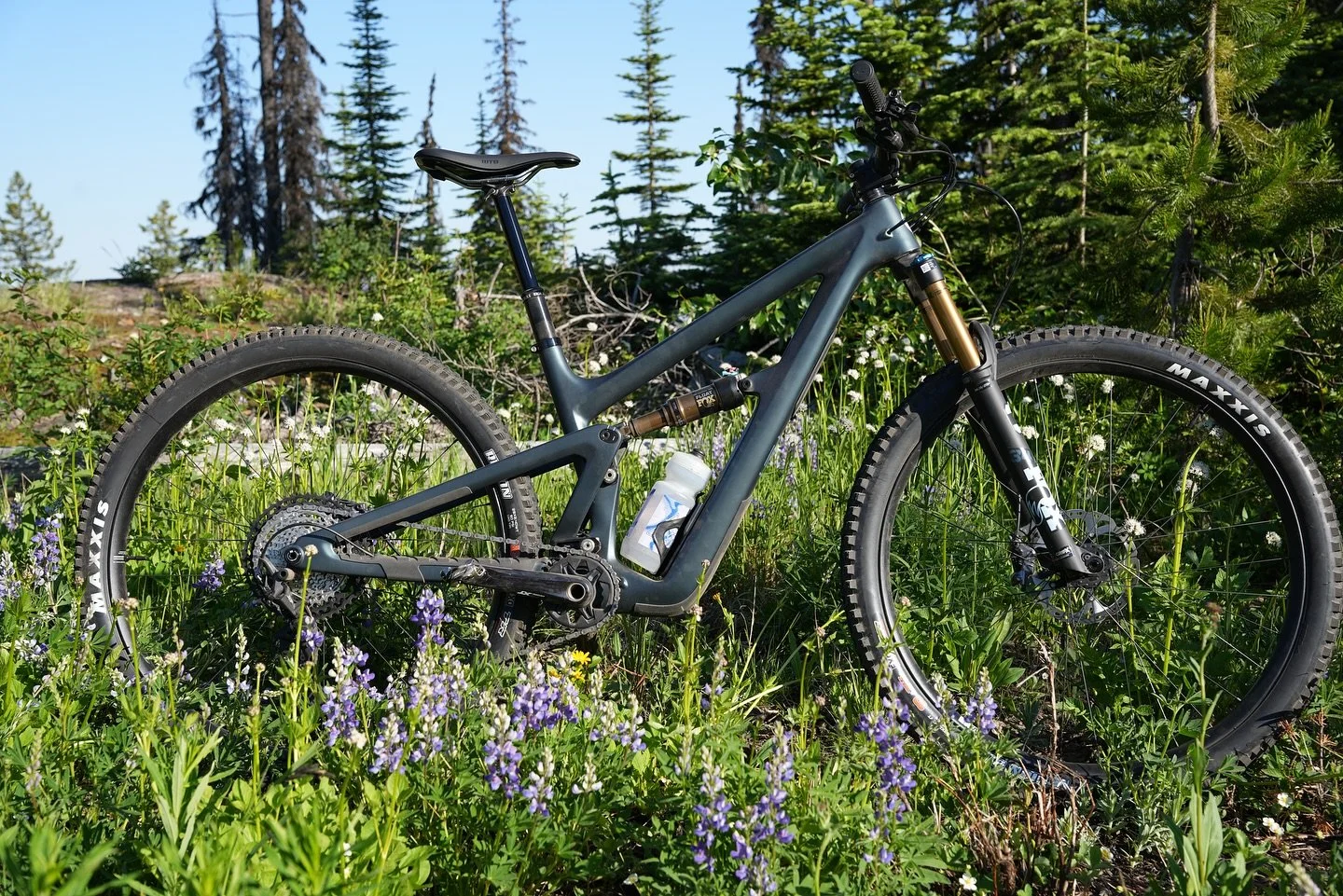 The new  @ibiscycles  Ripley and Ripmo launch yesterday. Everything more better 😜 from proportional sizing, storage system flip chip for those who prefer business up front and party 🎉 in the back and storage system.
Ibis team did a fantastic job on