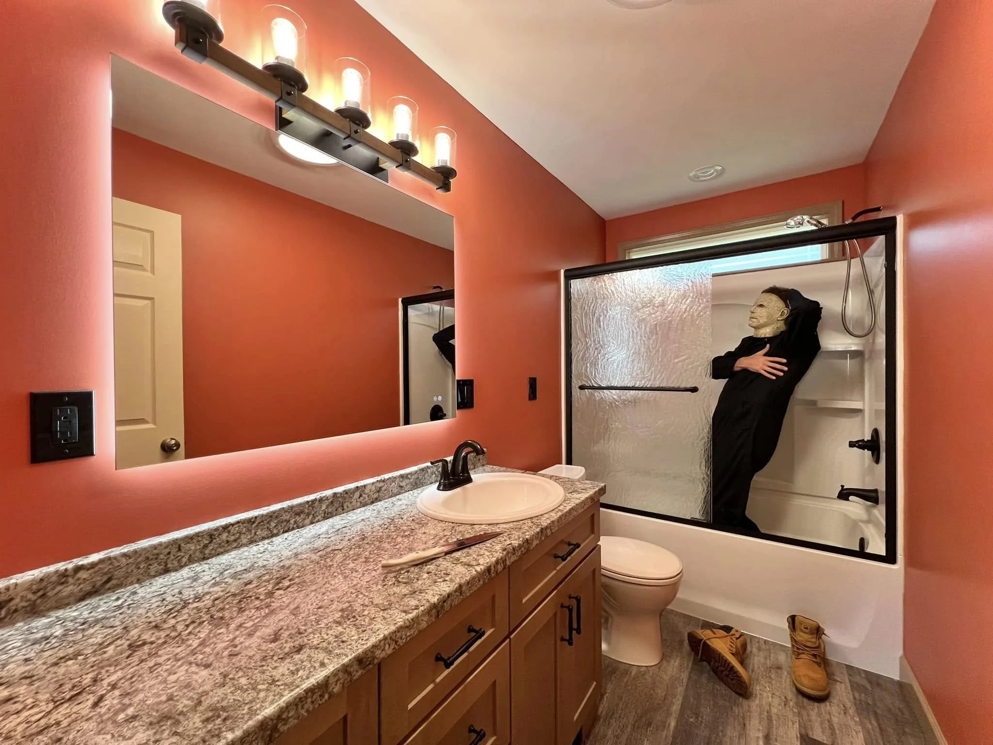 Eric bathroom 2.jpg