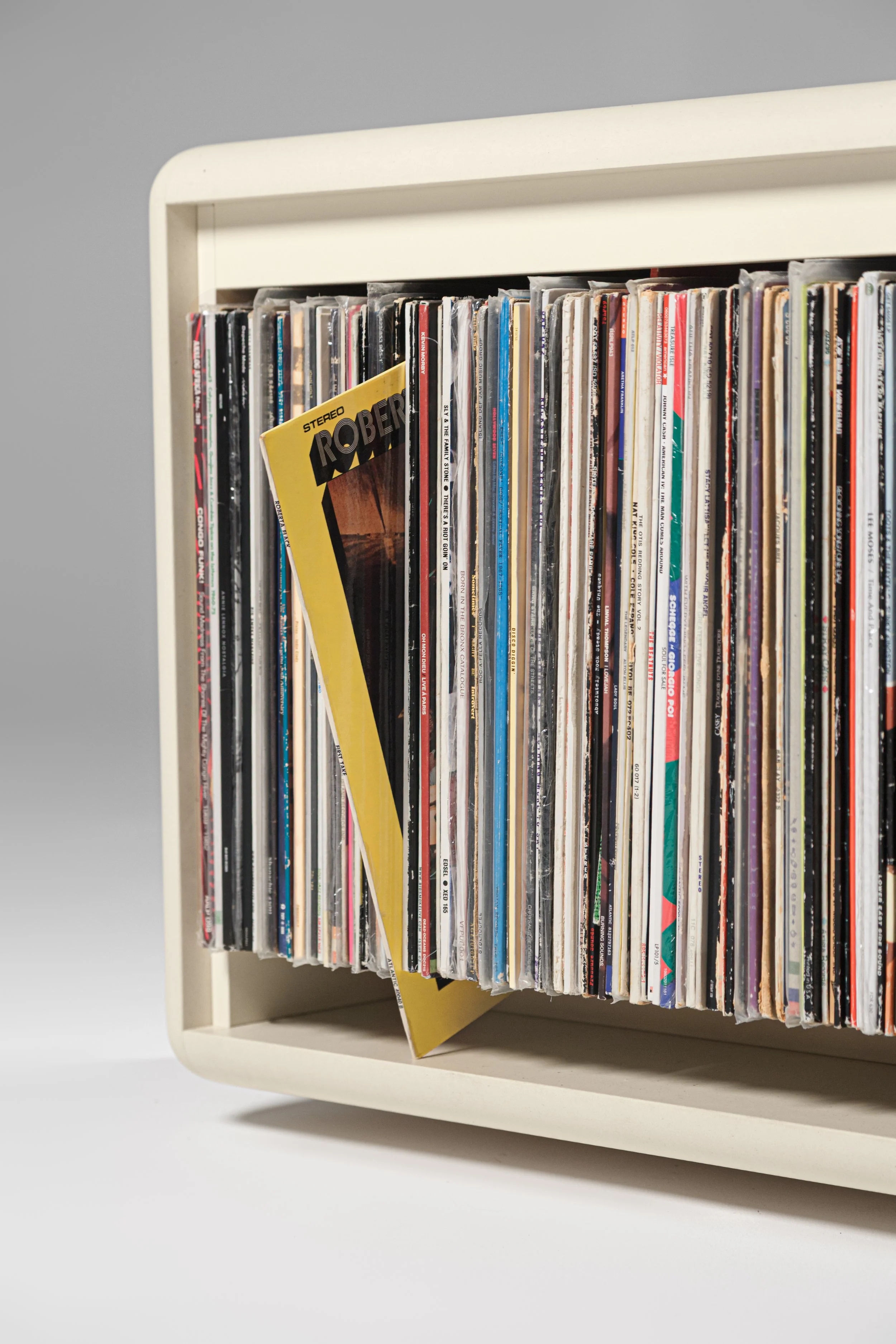 Groovaly Tilt element showing vinyl record leaning for visibility