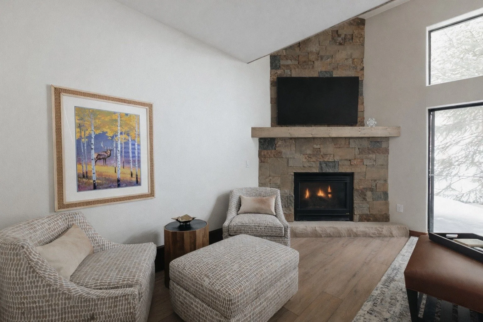 Create a cozy nook for those days when you need a little extra cozy.☺️

.
.
 #cozyseason #interiordesign #summitcountycolorado