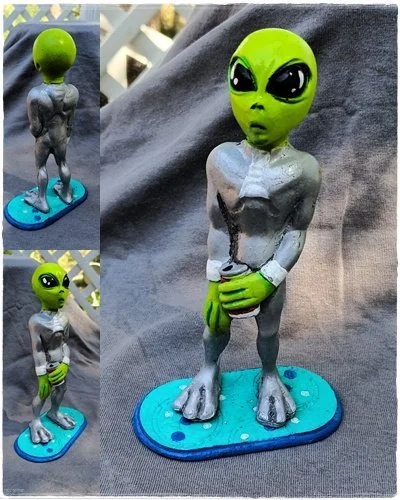 6" Alien Figurine