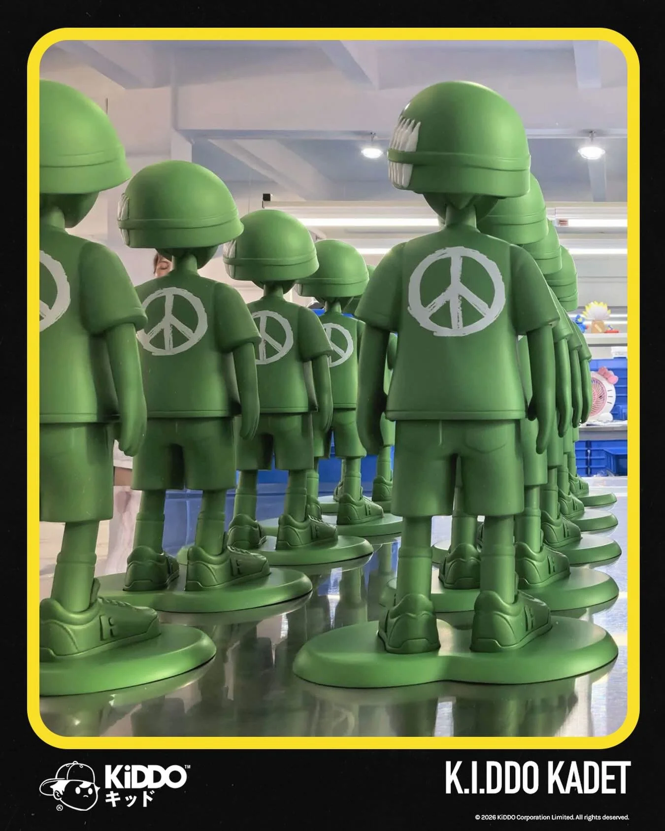 Not one but two posts today! The good news keeps on rolling in! Kadet is coming home and will be reporting for duty globally. The footplate is removable by the way so you have a choice how to display him. 🖤Ⓚ

#arttoy
#sofubi
#softvinyltoy
#vinyltoy
