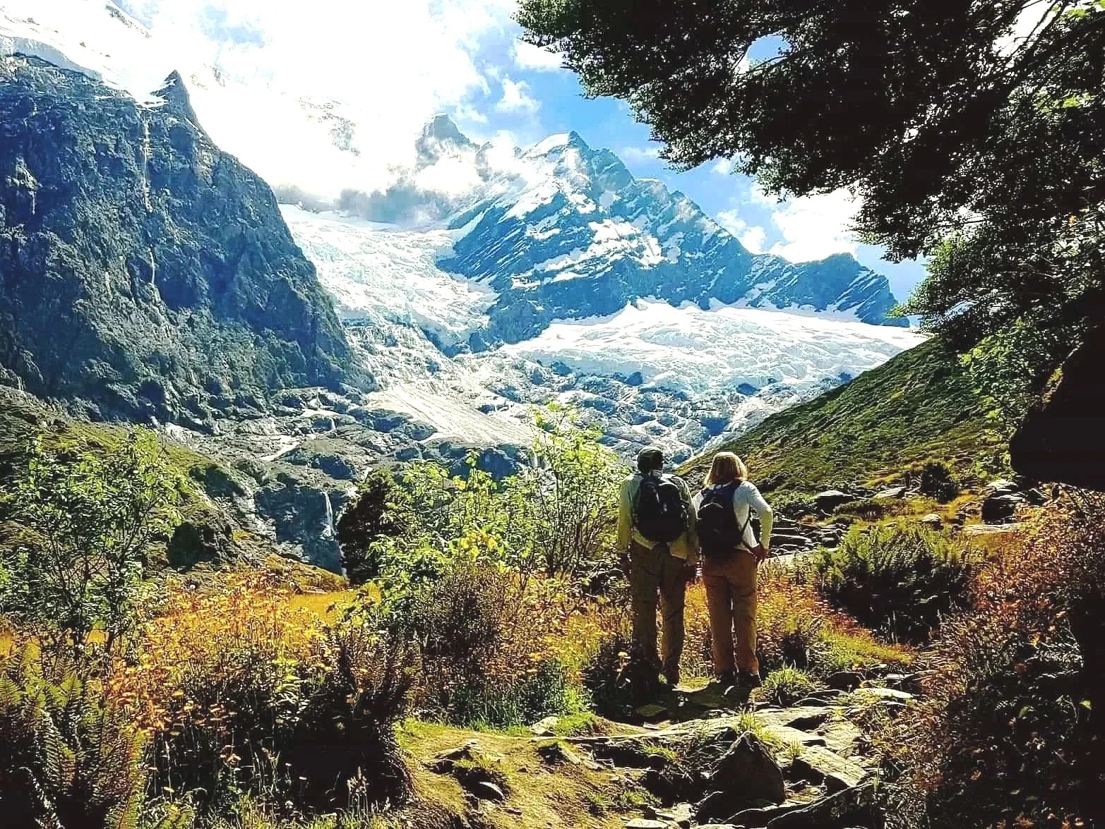 EWA%25252Bcouple%25252Bat%25252Bvalley%25252Bhead%25252Band%25252Bglacier_compressed.jpg