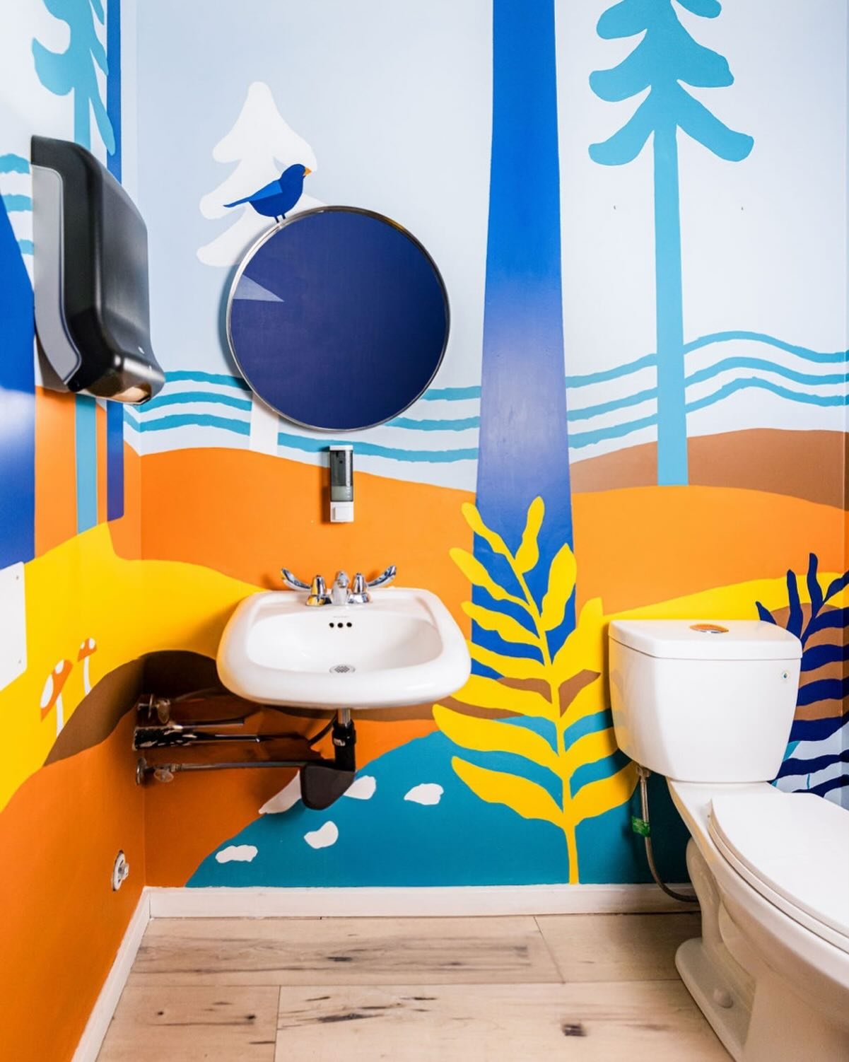 Our first mural project was for @climbinglounge

Completed about 1 year ago! It was a real learning experience coming together to make something IRL and big in one of our favour spots. 
Thanks to @coastphoto for the awesome photos.