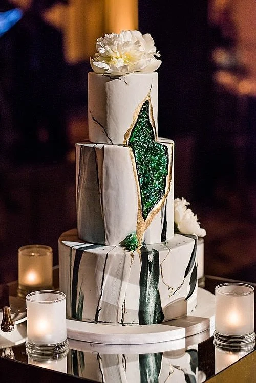 imgi_23_palmer-house-city-girl-weddings-chicago_1993.jpg