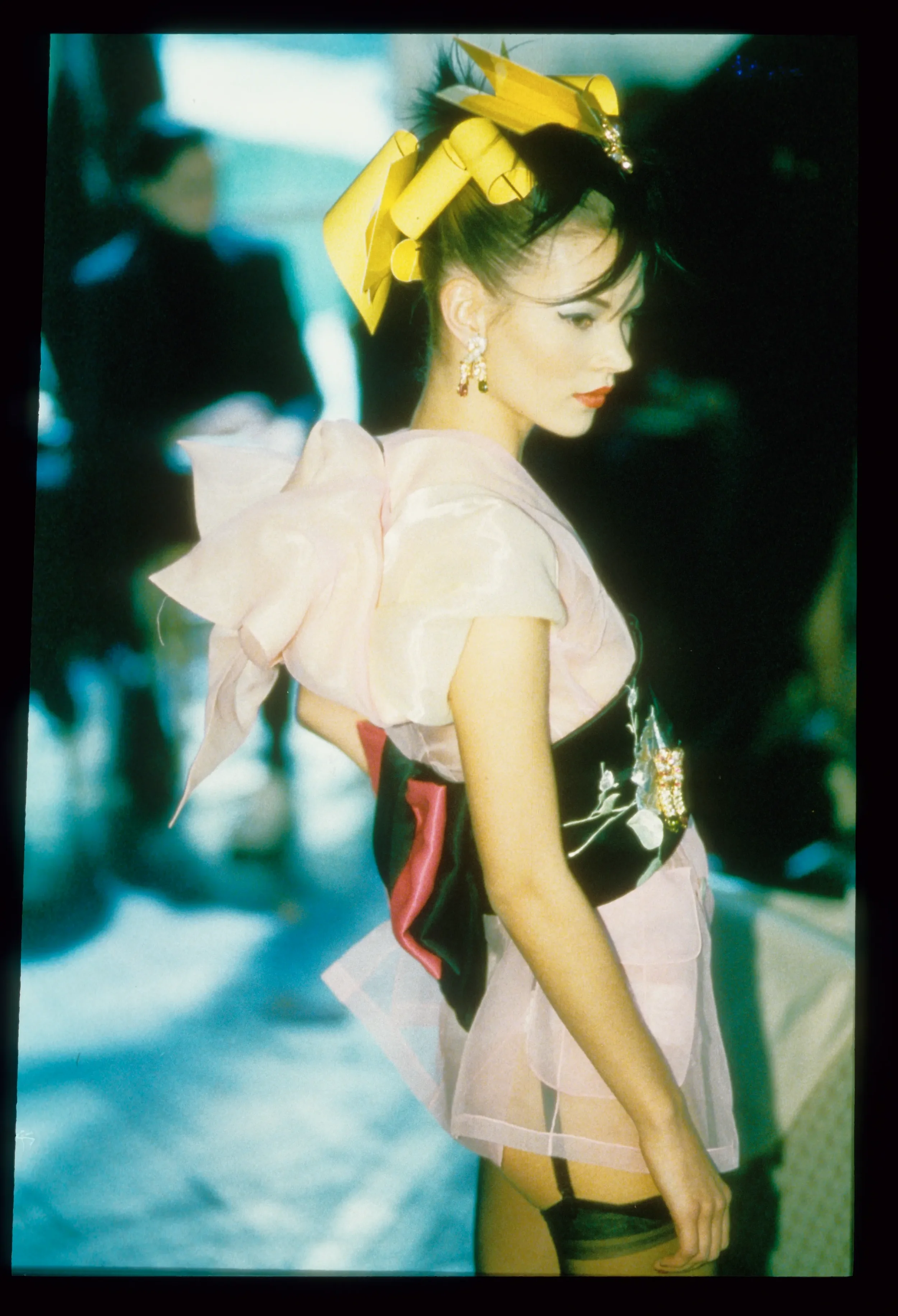 002-john-galliano-fall 1994-ready-to-wear-detail-CN10063149-kate-moss.jpg.webp