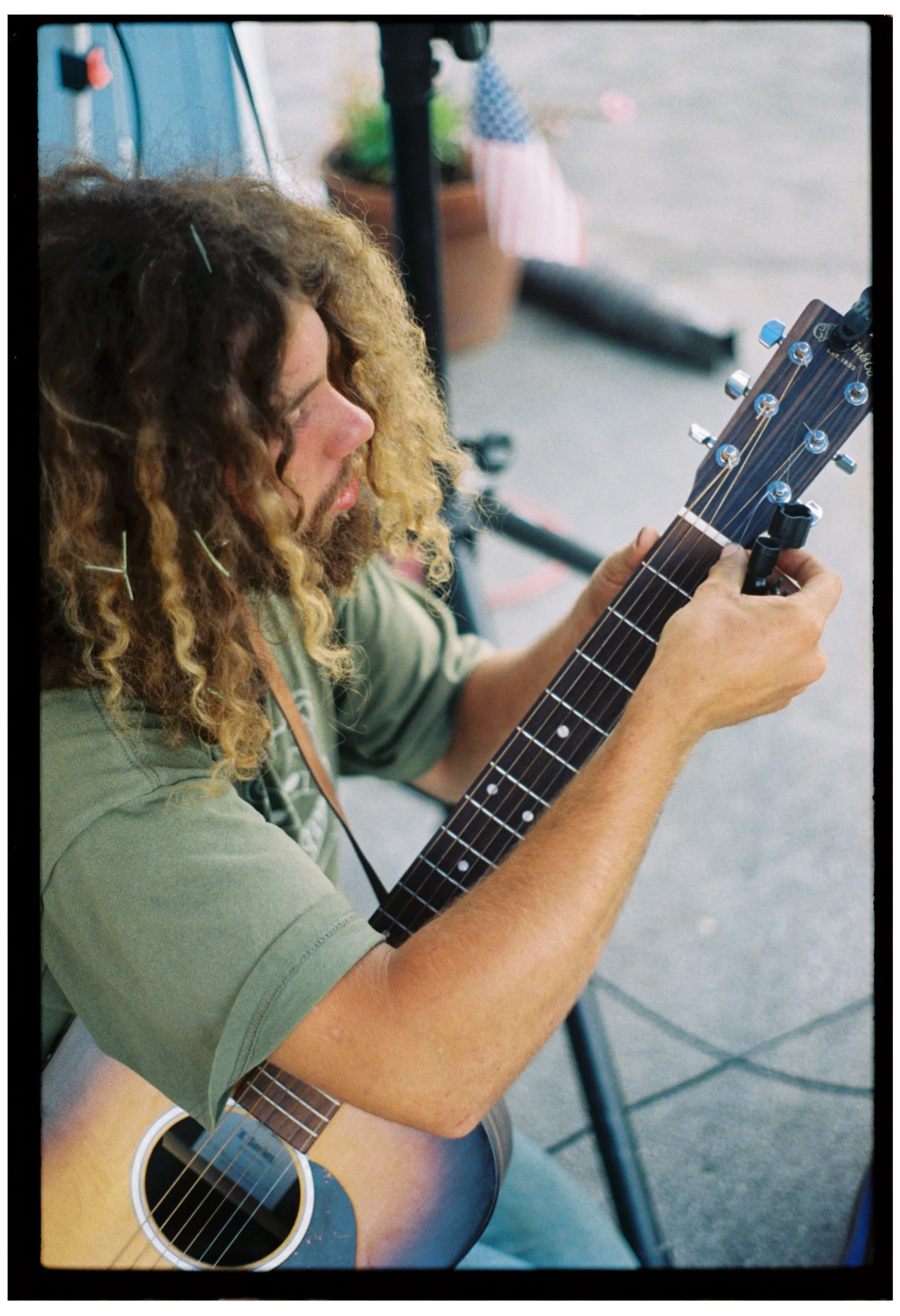 COLE RESTRING AT ICECREAM SHOP GIG.jpg