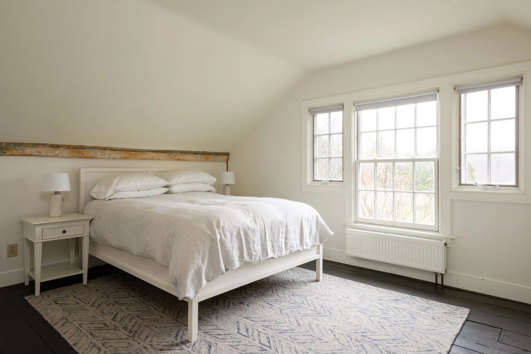Second floor queen bedroom