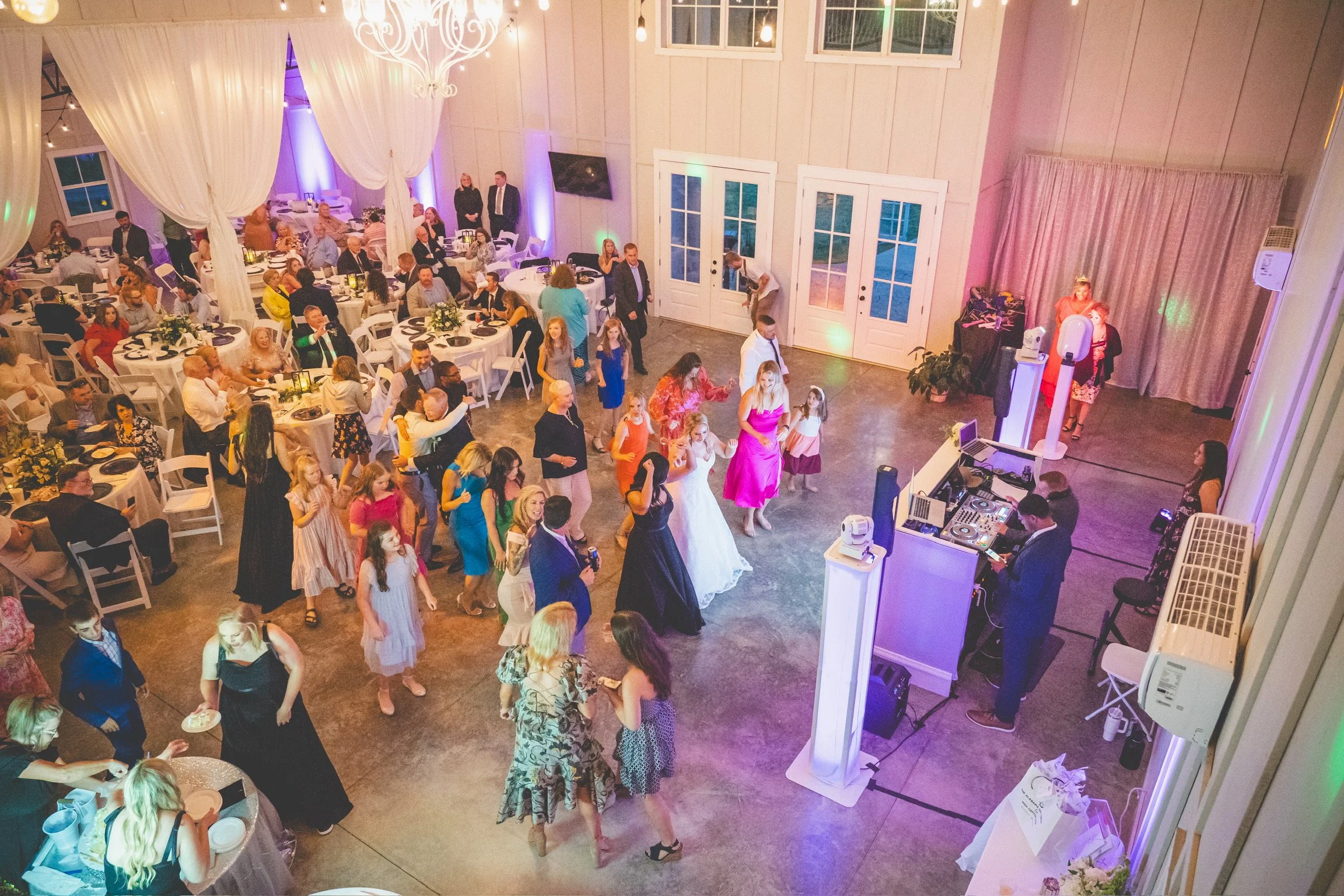 Don’t Let the Energy Drop: The Ultimate Wedding Reception Timeline Guide