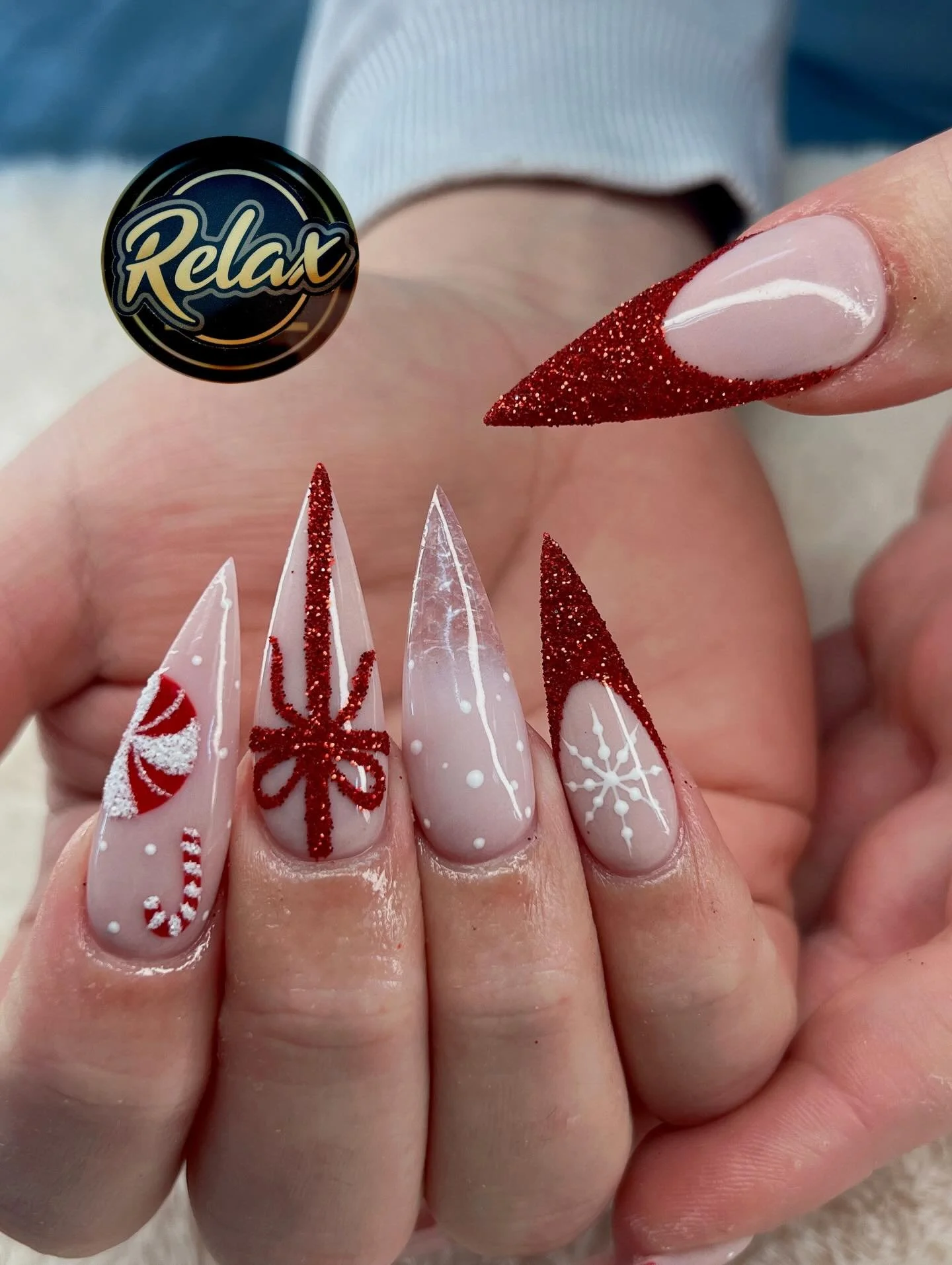 ❤️ Red glitter claws ready to sleigh
🍭 Candy cane cute with a touch of glam
#nails #christmasnails #nailsdesign #nailart #nailinstagram #nailsnailsnails #nailsinspiration #acrylic