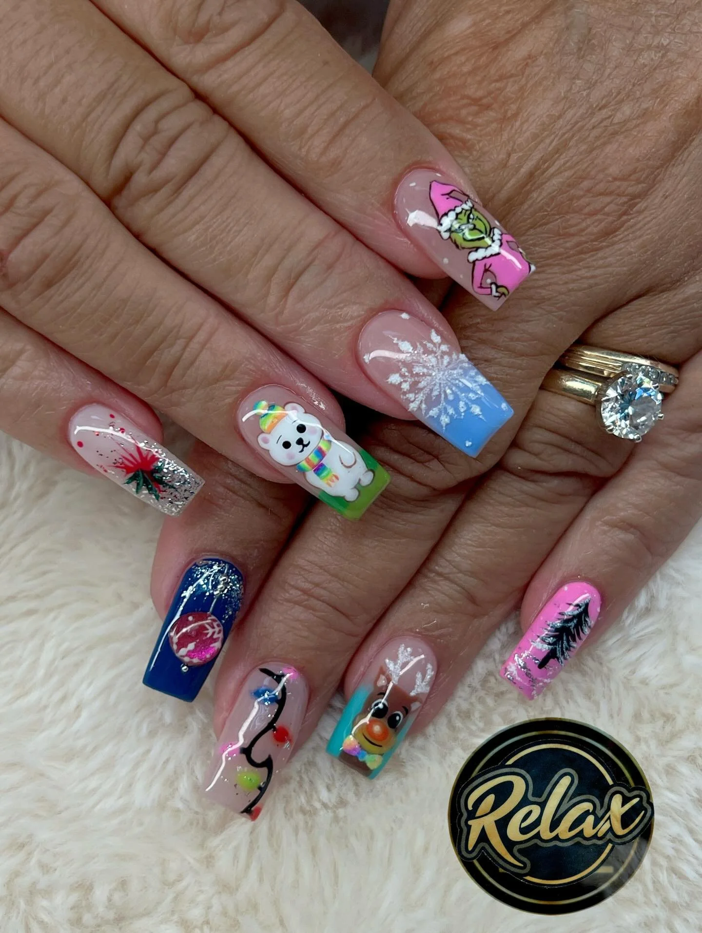 #christmastime #nails #nailart #naildesign #grinchnails #merryxmaseveryone❤️ #nailsnailsnails #nailsinspiration #acrylic