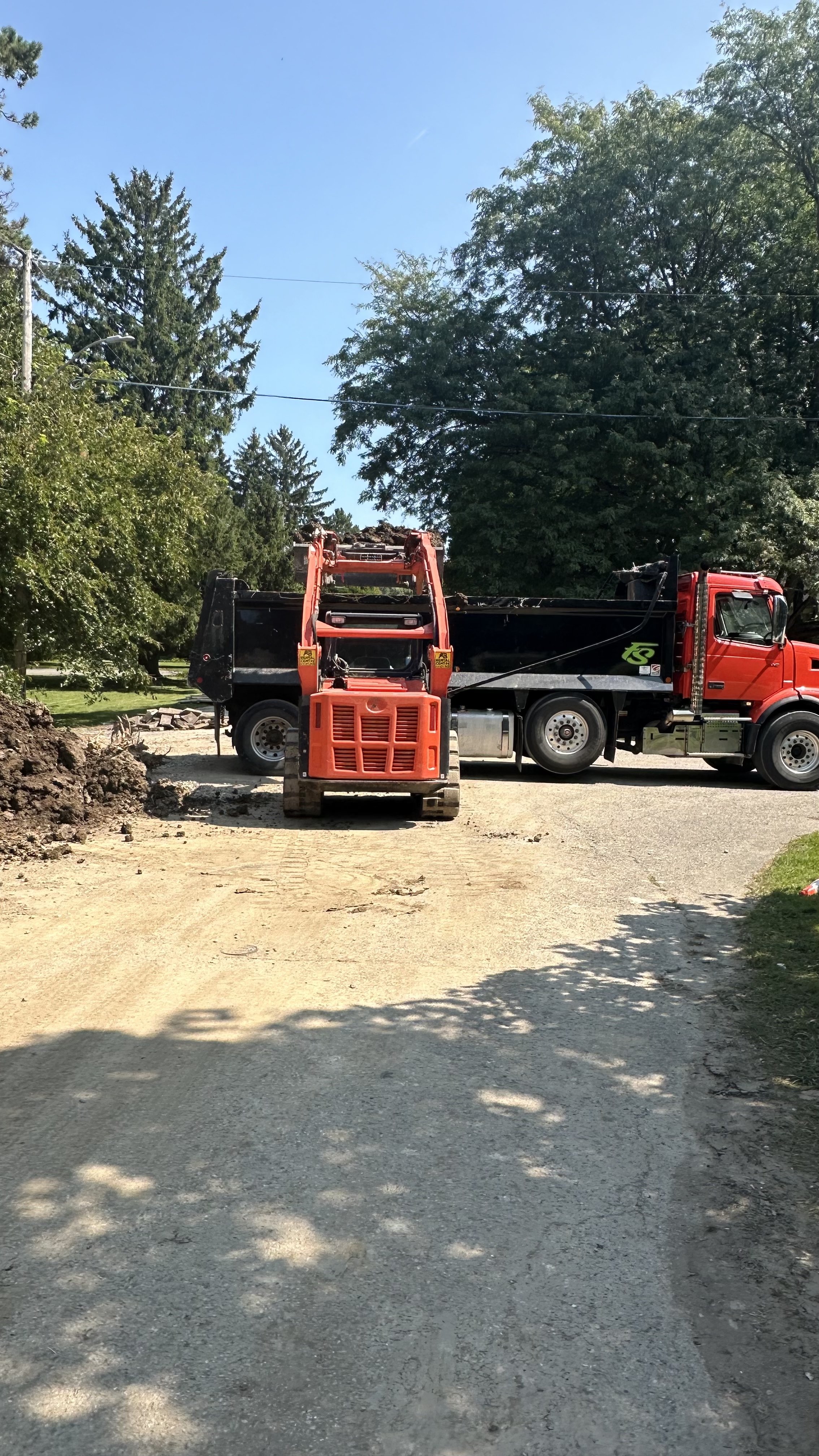 Compact track loader SVL 75.jpg