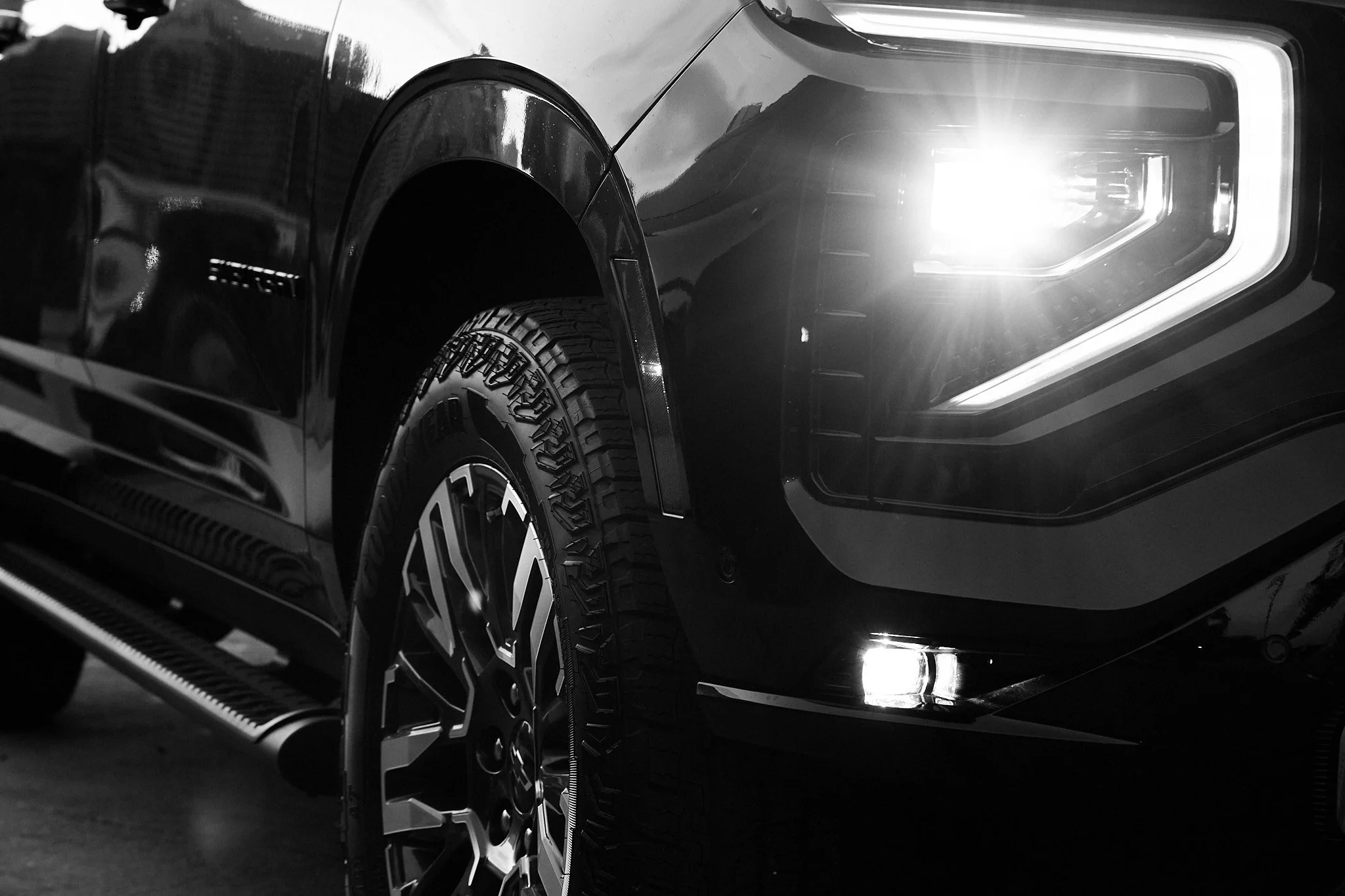 Safe technologies like Forward Collision Alert, Lane Keep Assist, and Automatic Emergency Braking to ensure peace of mind for you and your guests.