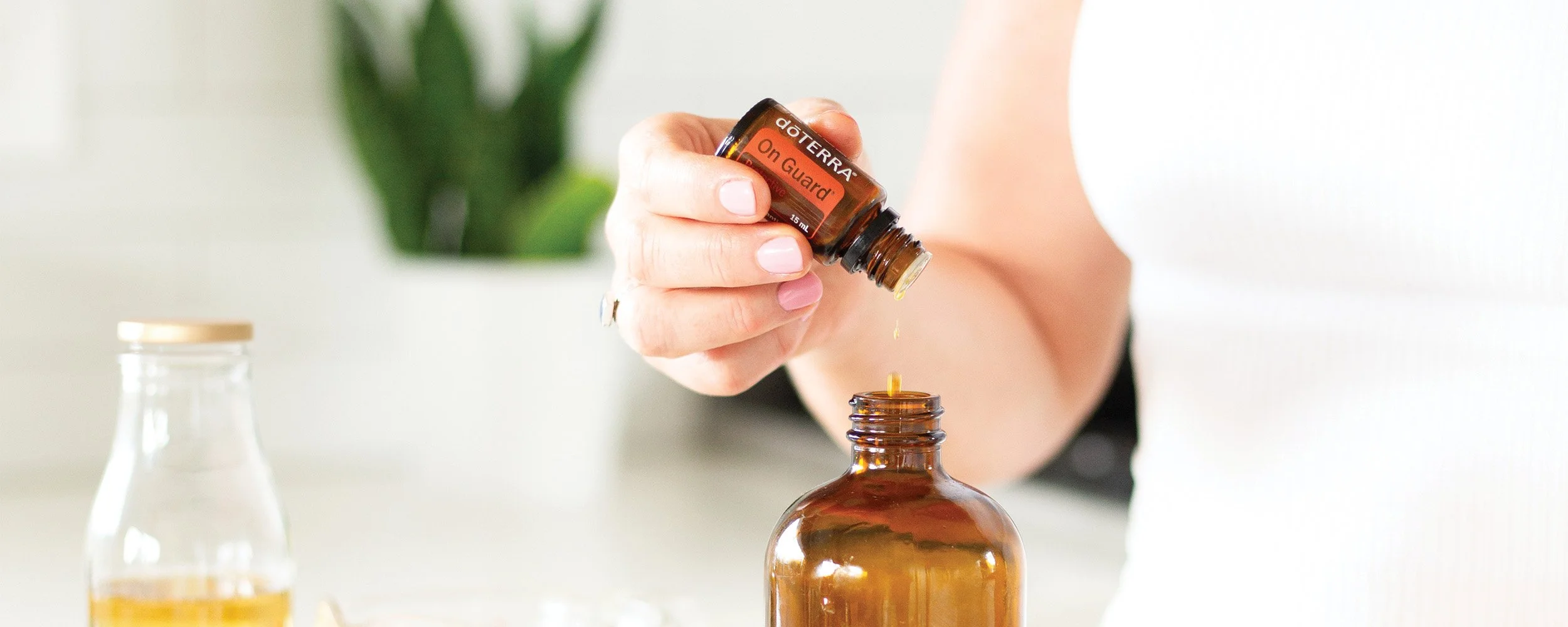 doterra-onguard-mixing-large-amber-bottle
