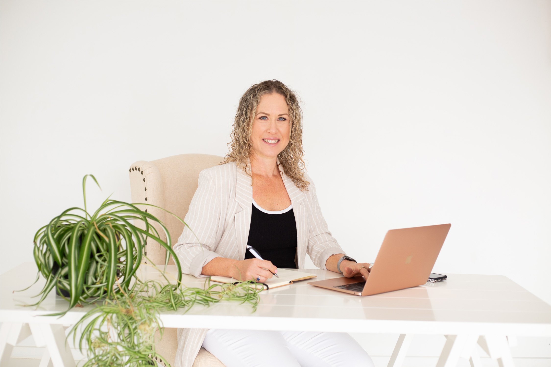 portrait-joanna-burch-integrative-health-practitioner