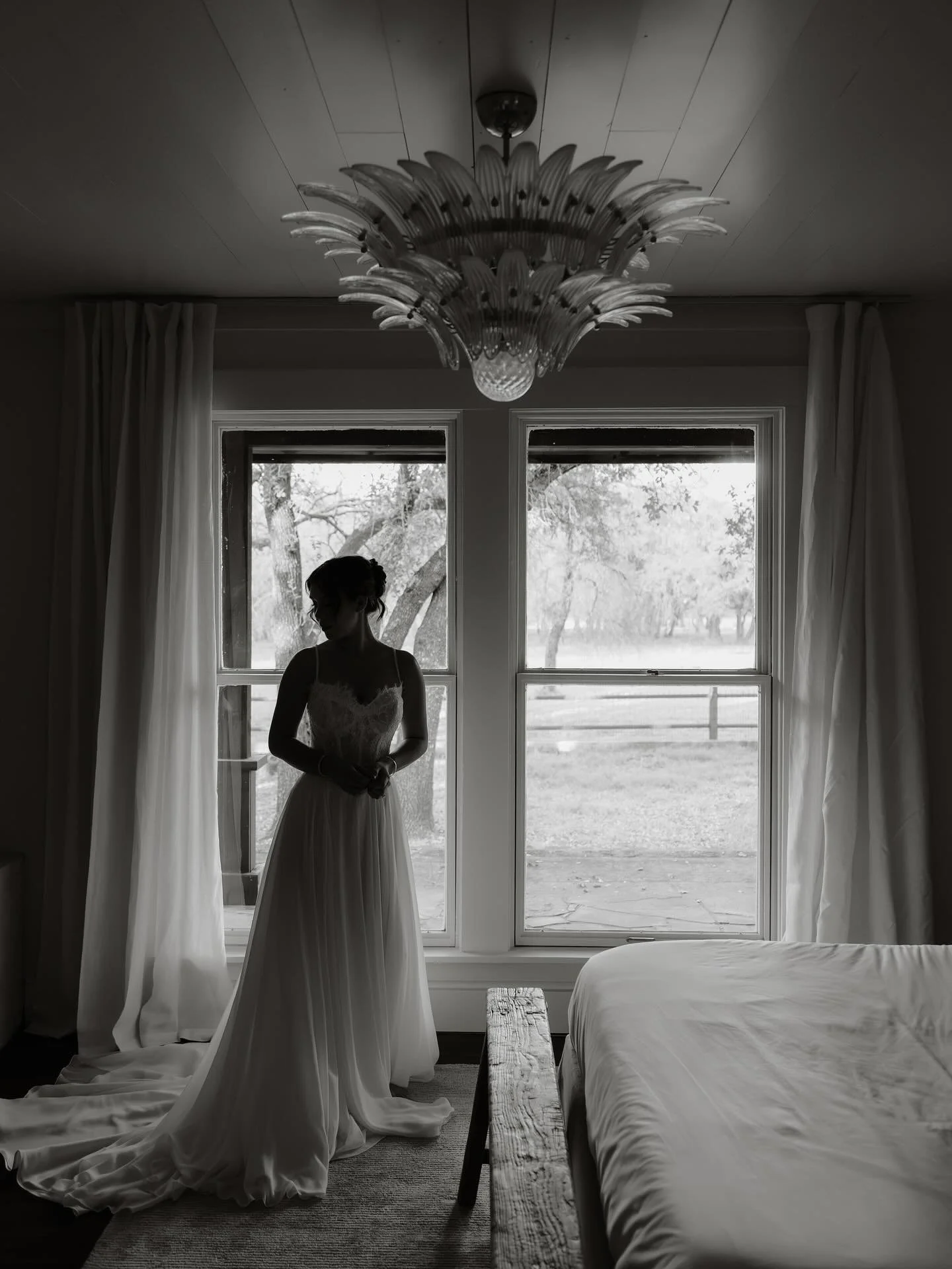 The Cottage at @prairiechapelplace is so cute for your Bridal Party GLAM✨🤍💋🥂

Venue: @prairiechapelplace
Planner/Styled by: @bluelilyweddingco
Photography/Videography: @thestoriecollective
Florals: @thewildflower_cs
Dress: @georgiosbridal
Hair &am