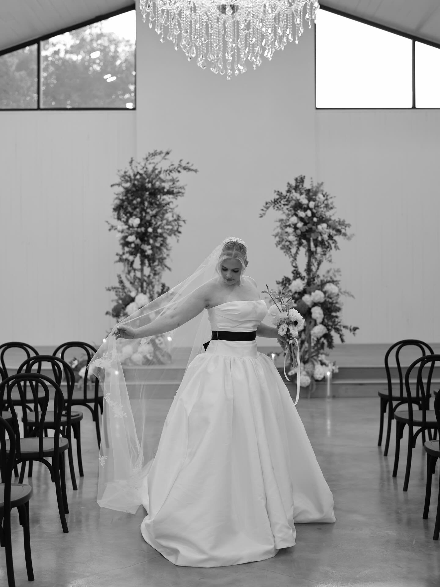 There&rsquo;s just something about photos in black &amp; white 🖤✨🤍

Venue: @prairiechapelplace
Planner/Styled by: @bluelilyweddingco
Photography: @macykasnerphoto
Florals: @uprooted_pickery
Dress: @sloanebridal
Hair &amp; Makeup: @embeautyco__
Tabl