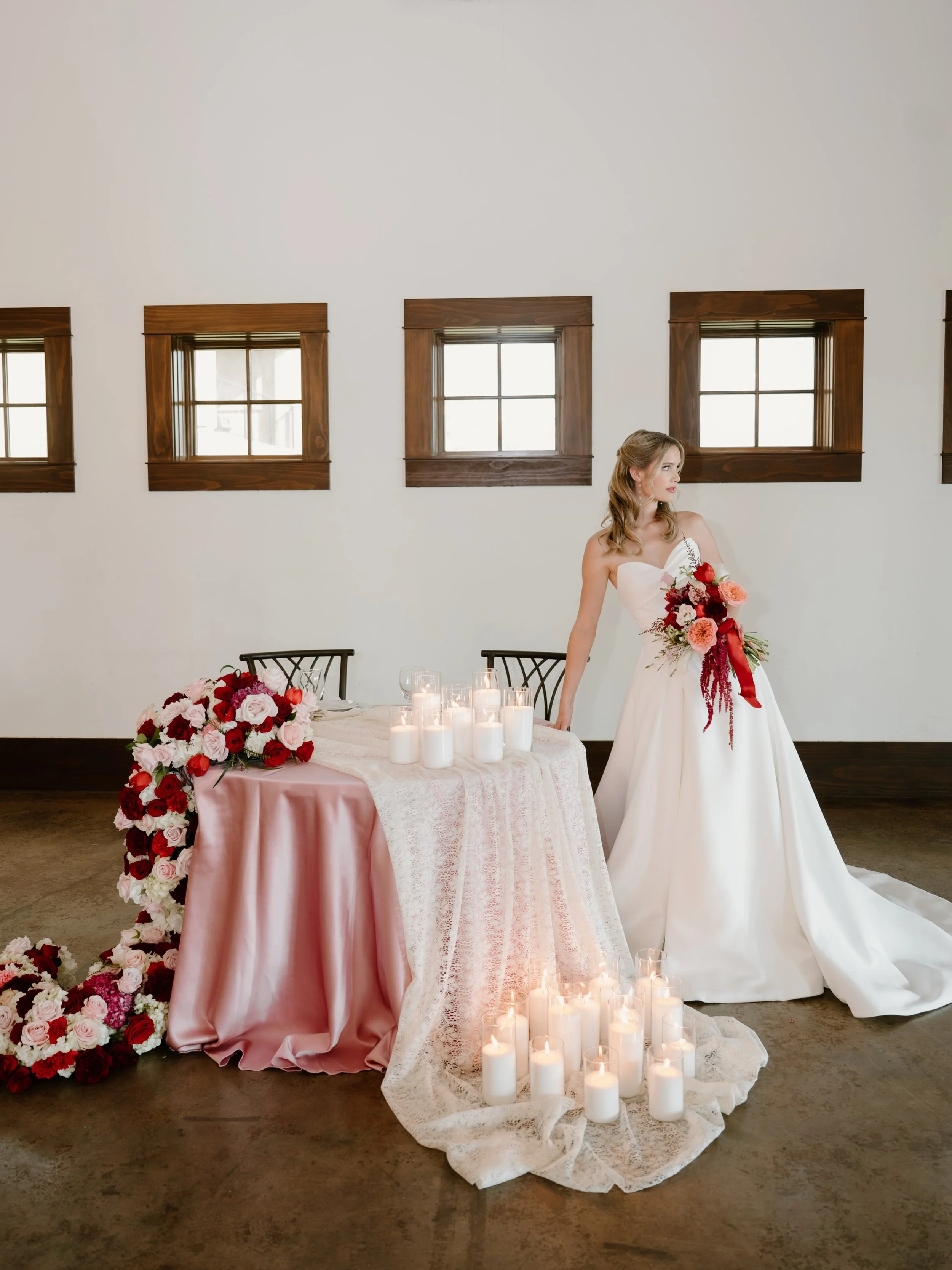 A wedding style that embraces romance through rich shades of red and pink, soft satin, delicate lace, and the warm glow of candlelight to create a dreamy atmosphere for you and your guests 🕯️🌹

Venue | @thevineyardatflorence @myvineyardweddings
Pla