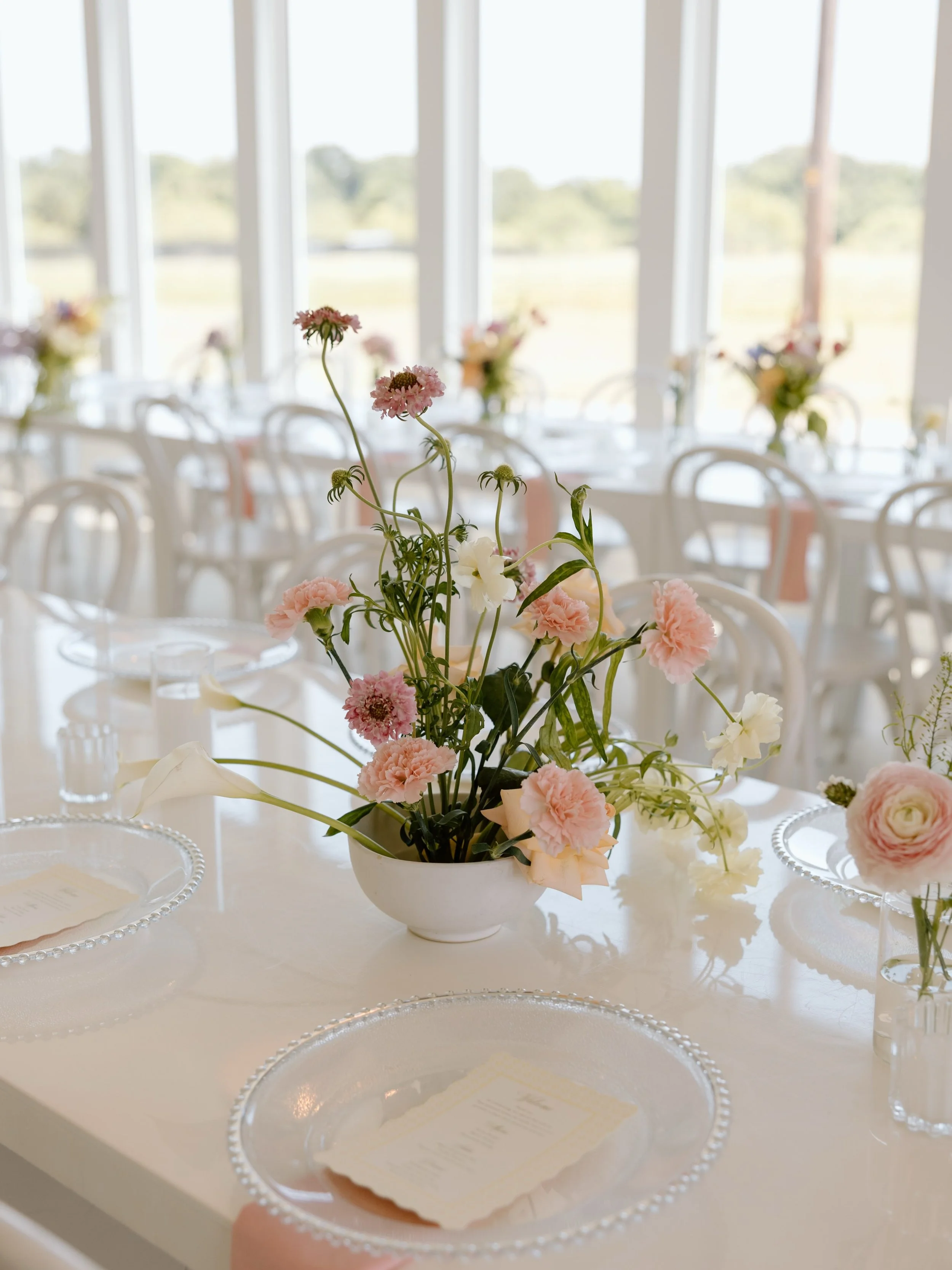 details worth remembering 🌷☕️✨📷🪩

Venue | @emersonvenue
Wedding Planner | @bluelilyweddingco
Photographer | @poppyphoto.film
Videographer | @theweddingfilmery
Florals | @vintageandvineflorals
Coffee Cart | @olivecoffeecart
Rentals | @corallanerent