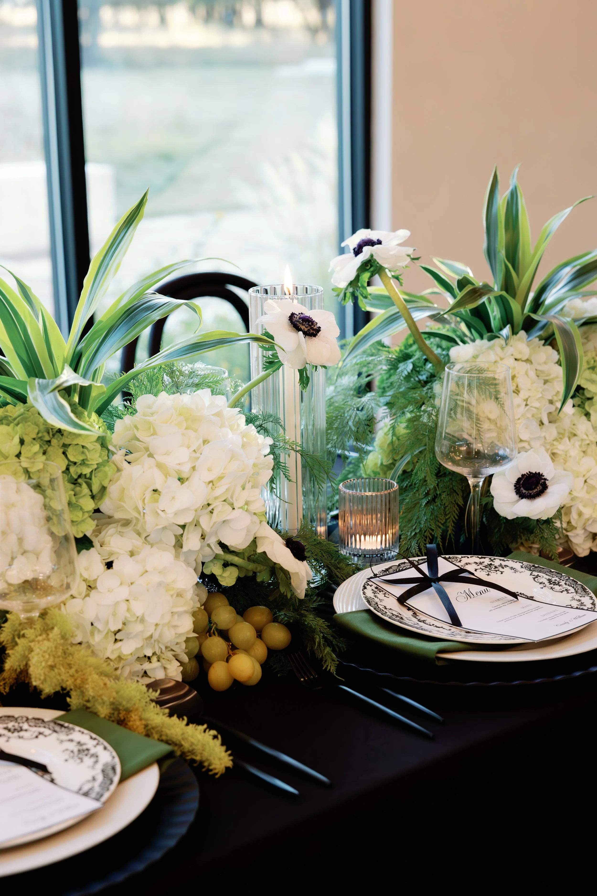 Wedding tablescape designed by Blue Lily Wedding Co.