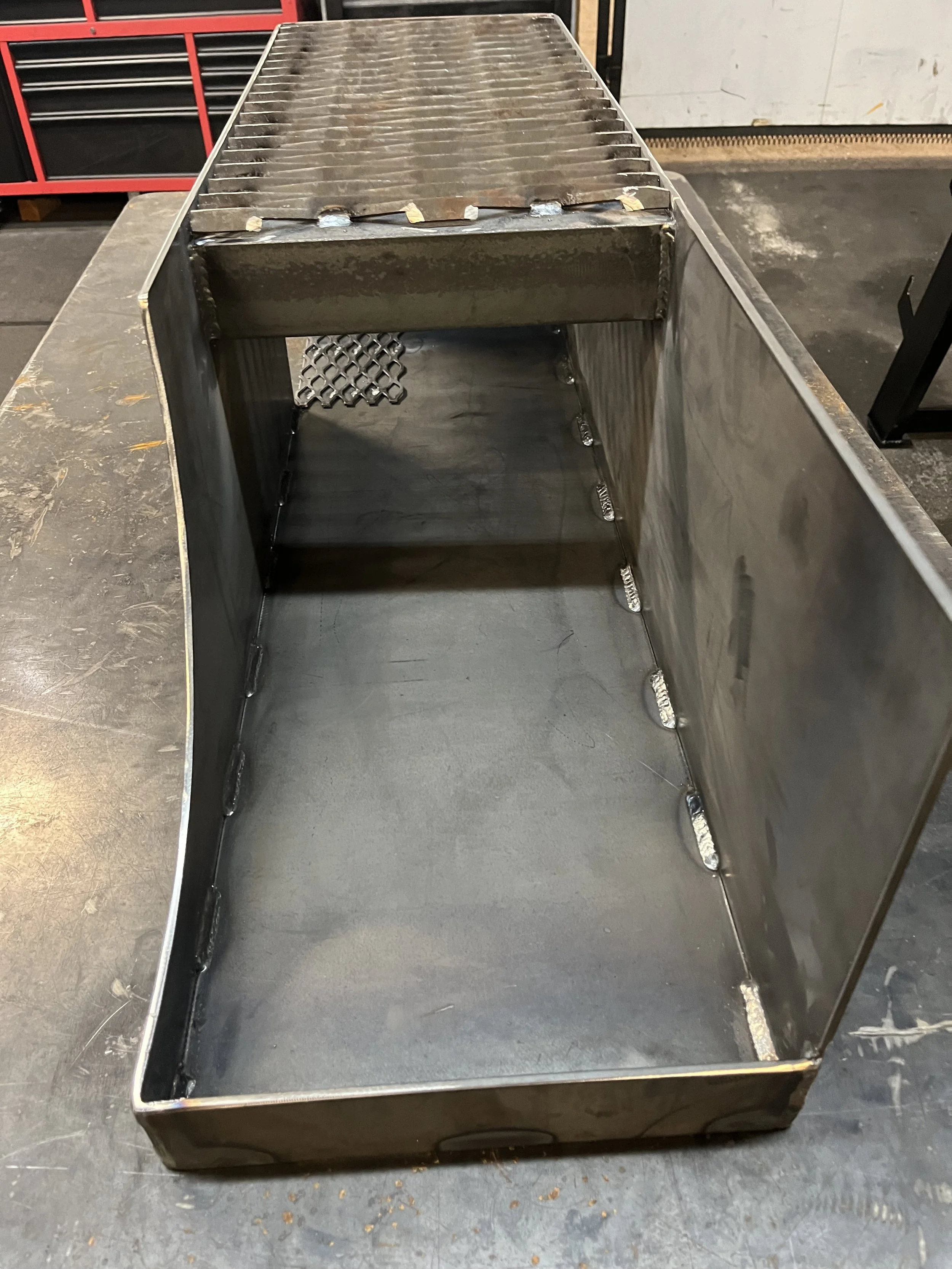 Chainsaw box