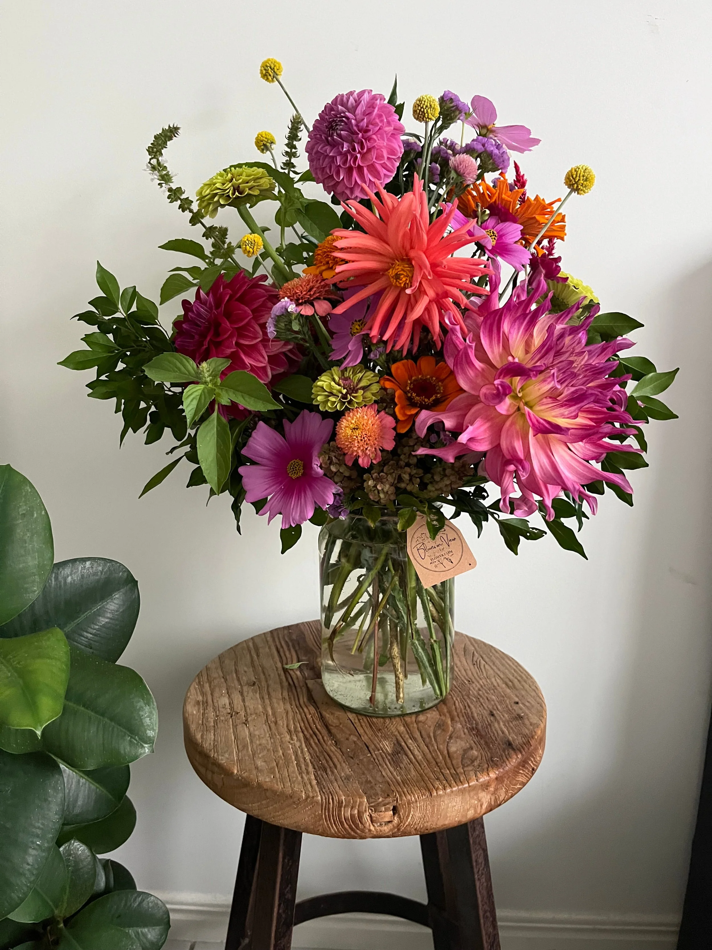 stunning-flower-arrangement-large.jpg